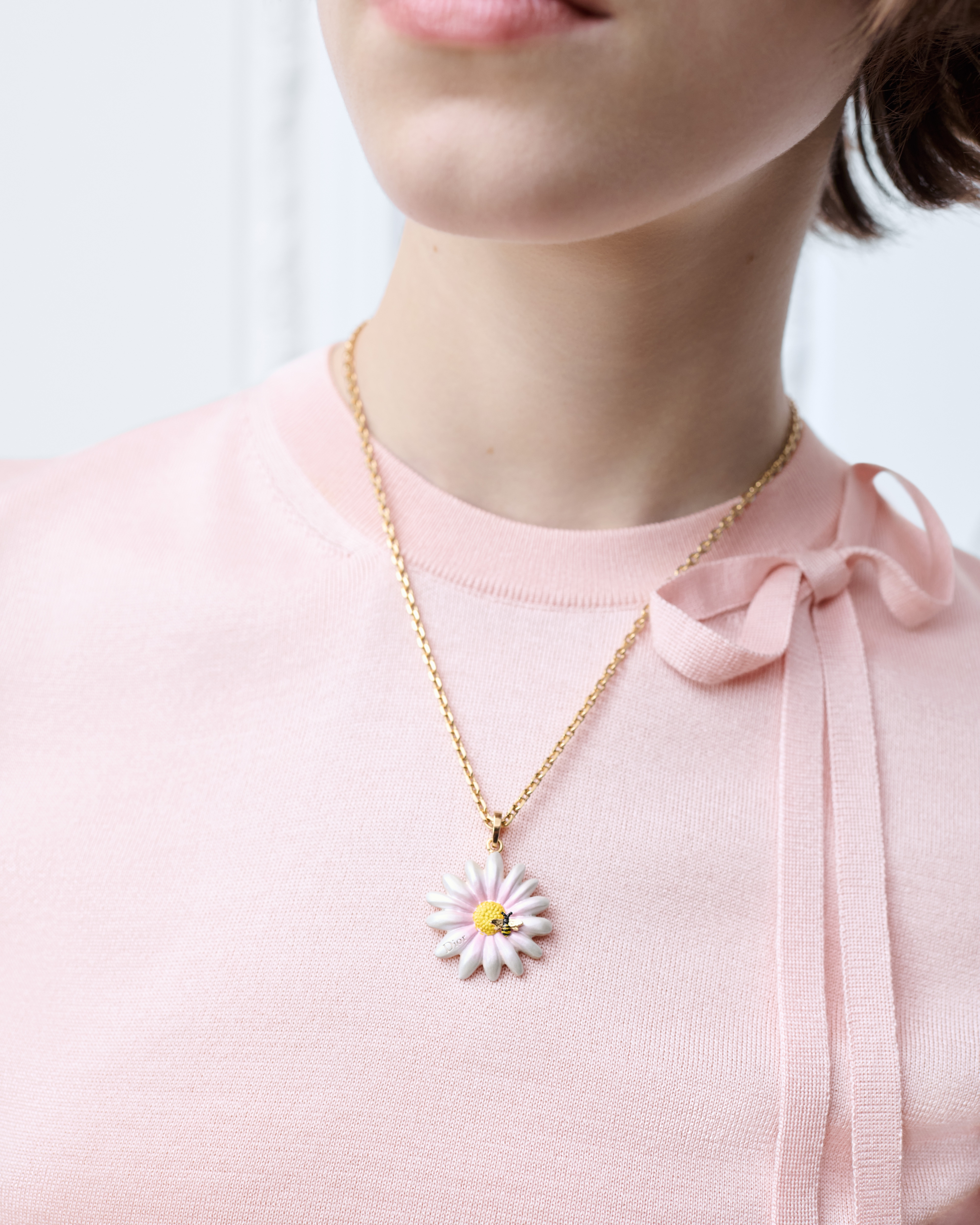 Dior Daisy ネックレス メタル & ラッカー E12