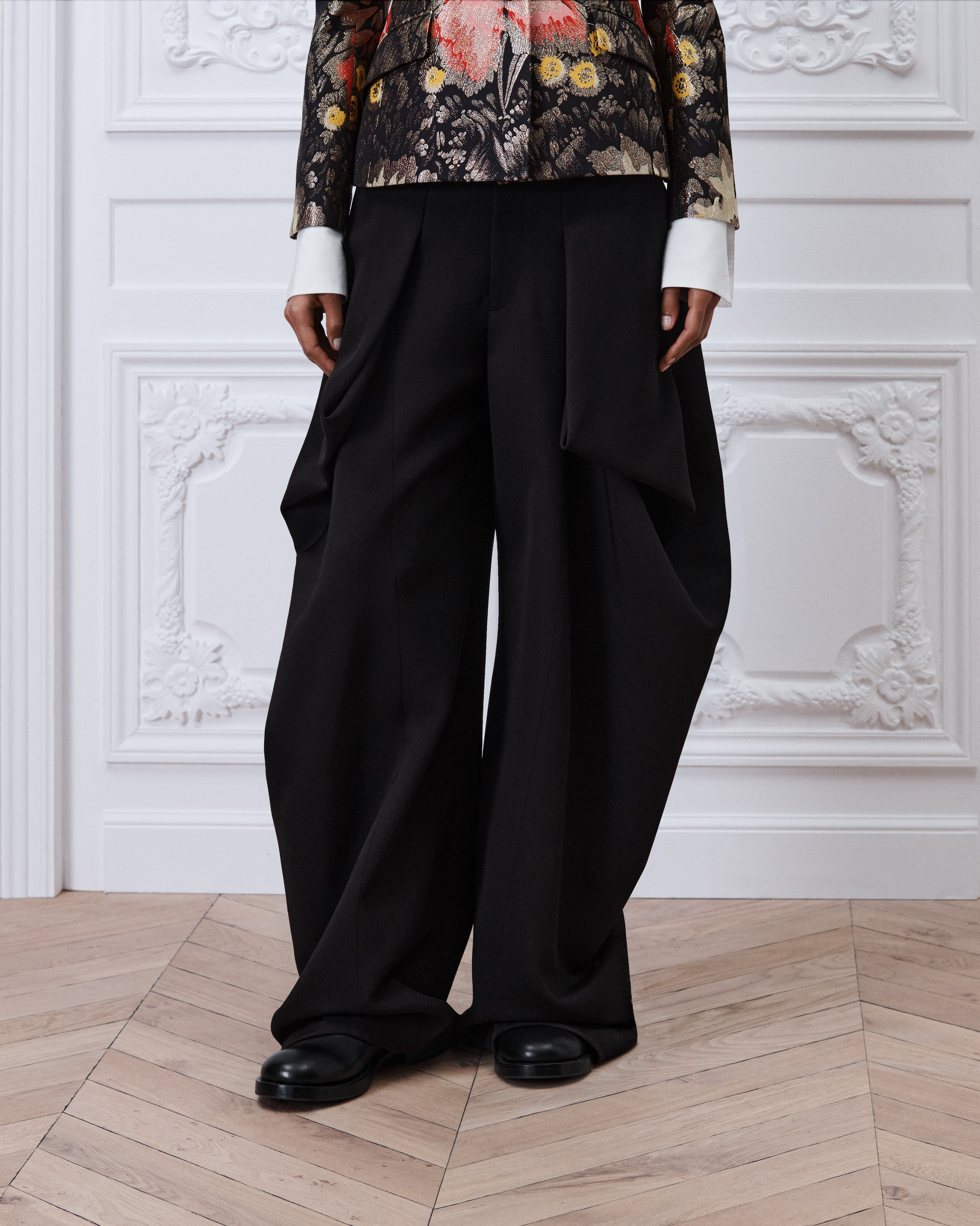 Drapierte Hose Wolle und Seide in Schwarz E13