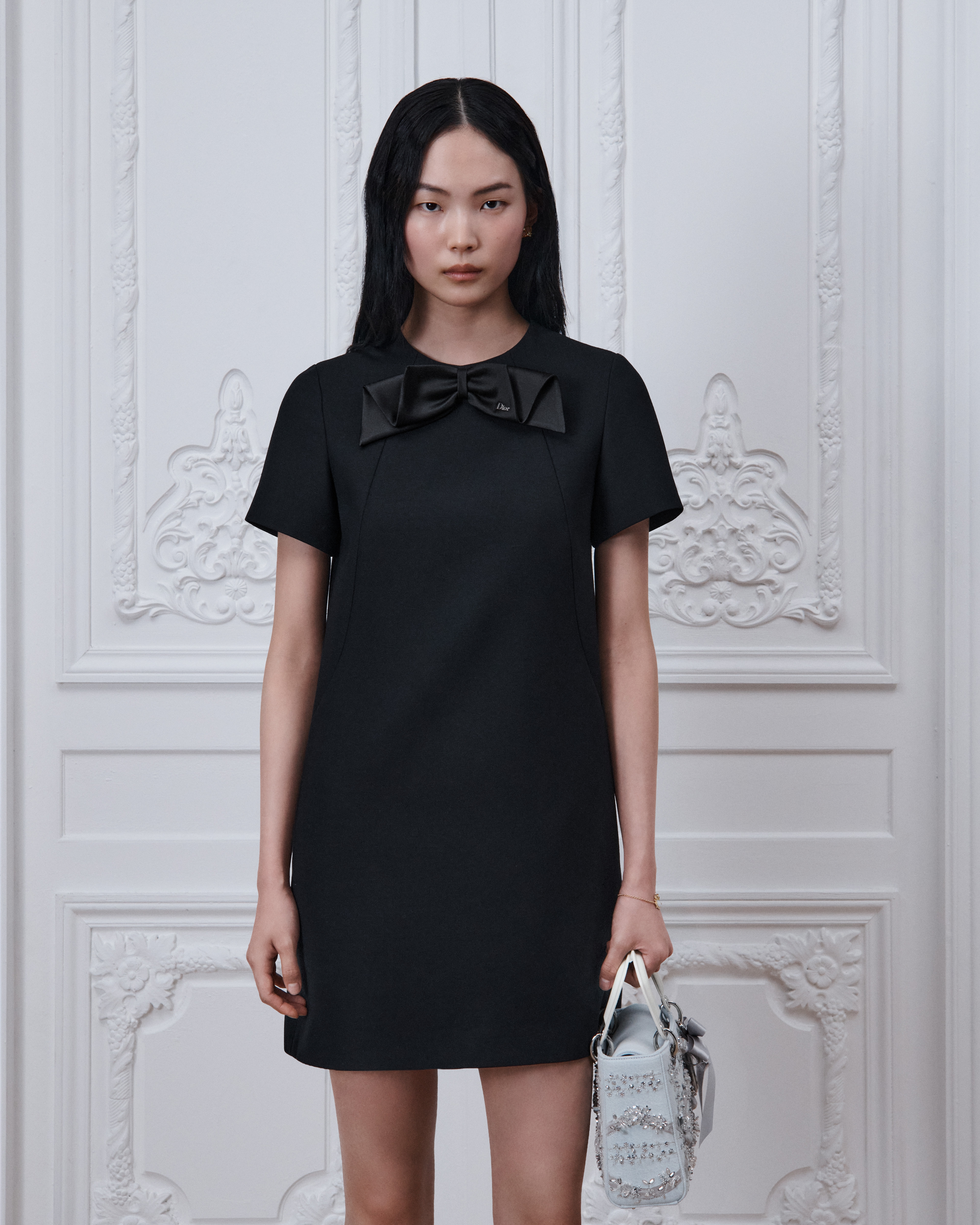 Robe courte droite Laine et soie noires E04