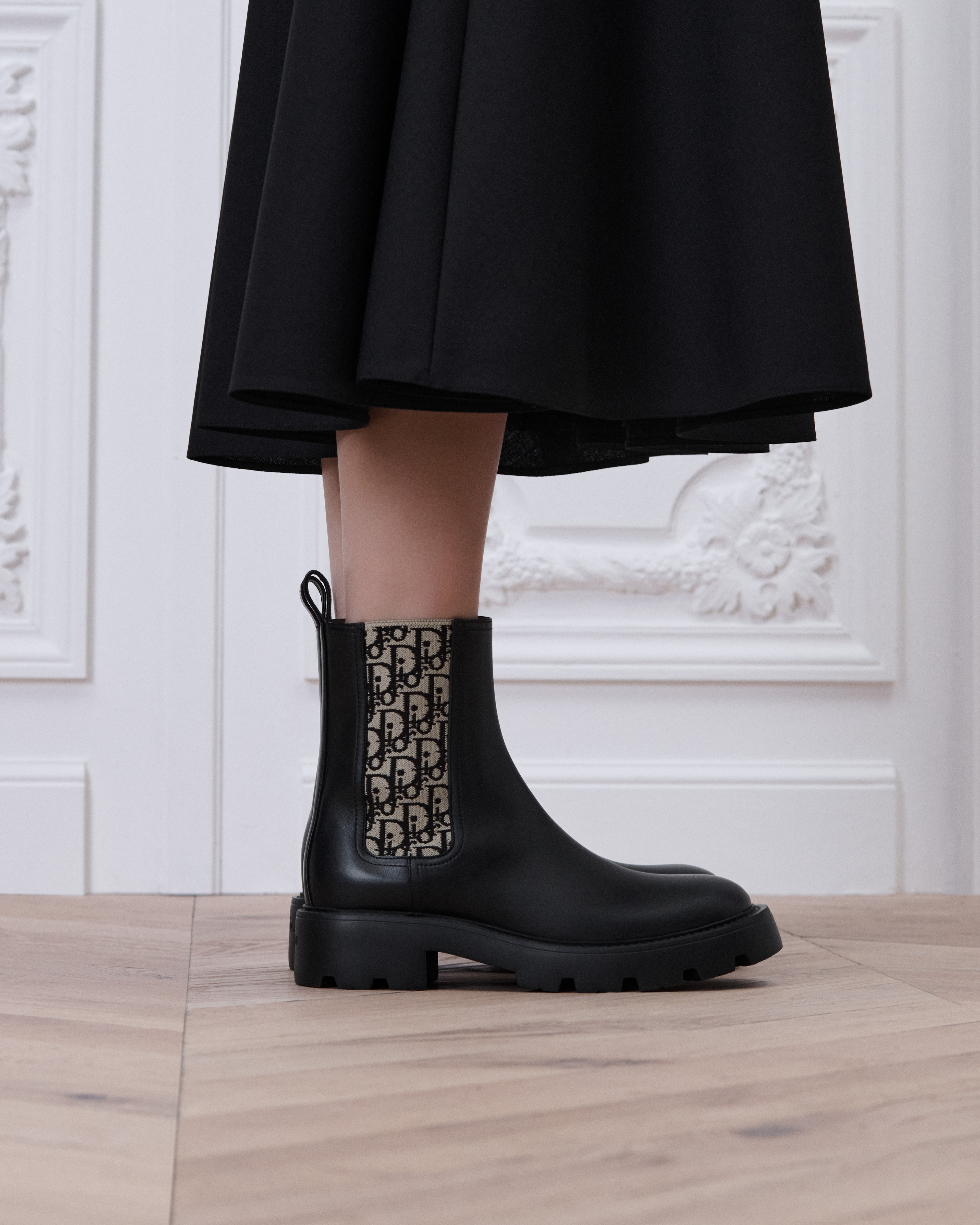 Dior Ride Chelsea Boot Black Calfskin E15