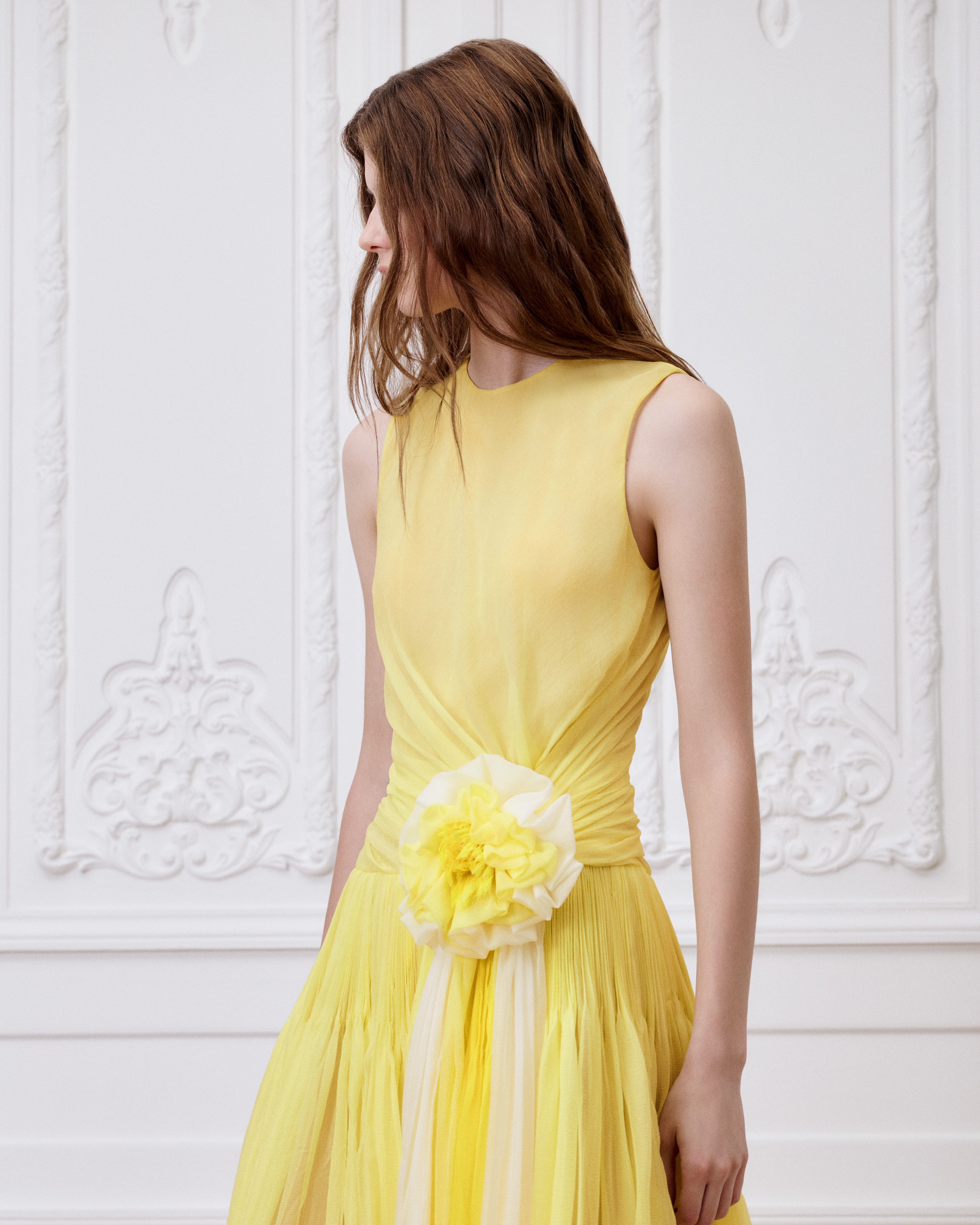 Robe mi-longue plissée Mousseline de soie jaune | DIOR BE