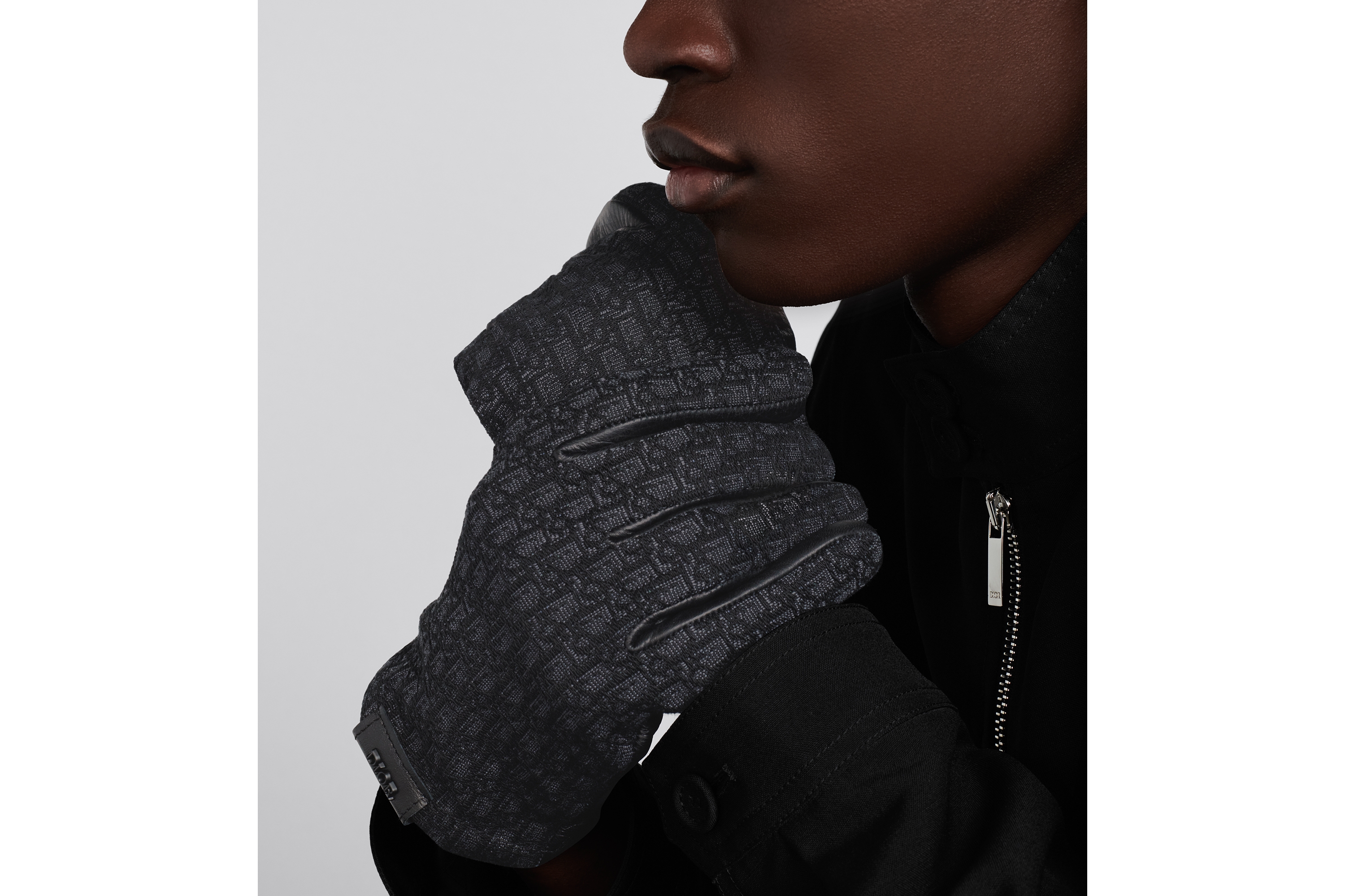 Look Gloves Black Grained Leather and Micro Dior Oblique Jacquard E46