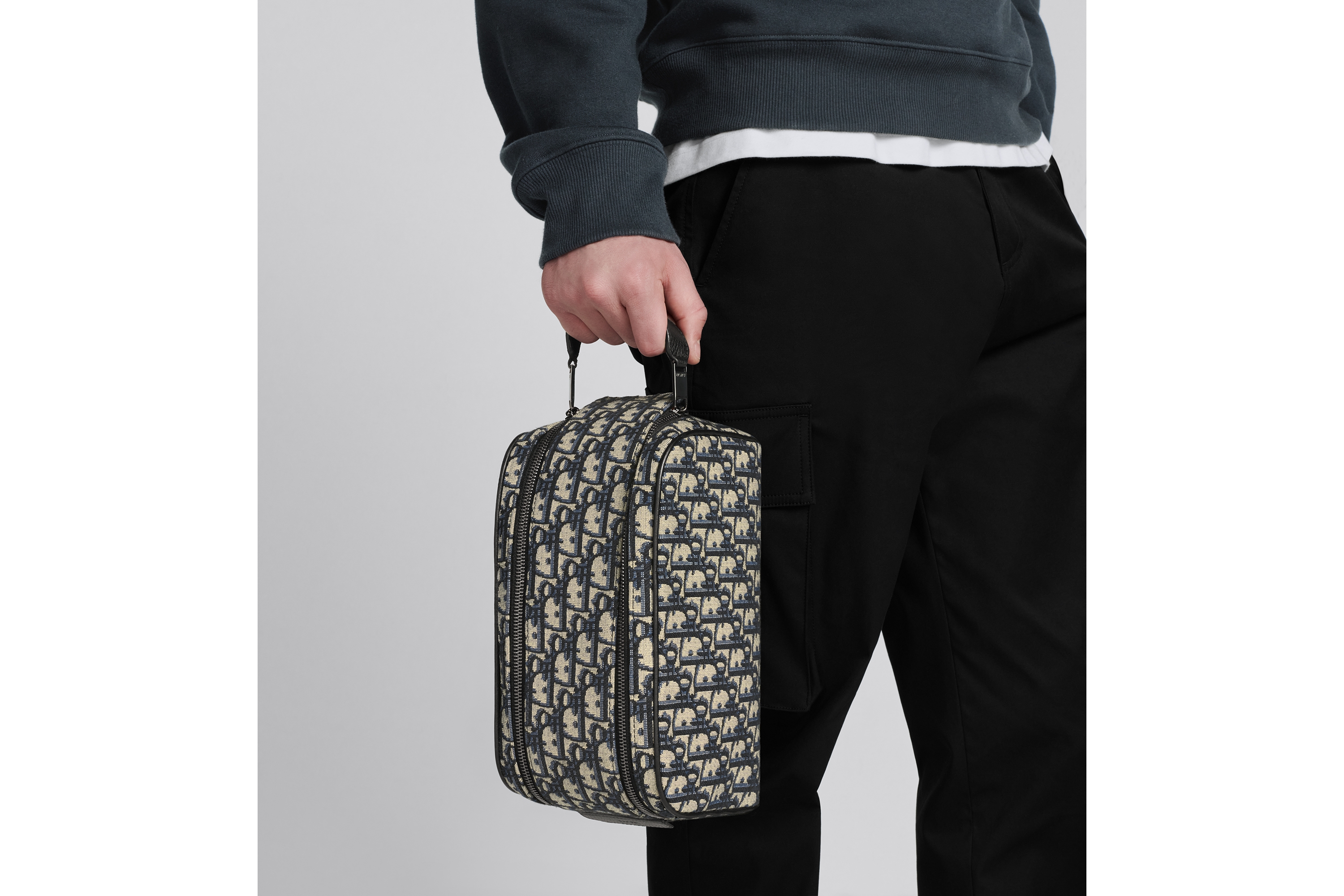 Look Toiletry Bag Beige and Black Dior Oblique Jacquard with Black Grained Calfskin E20