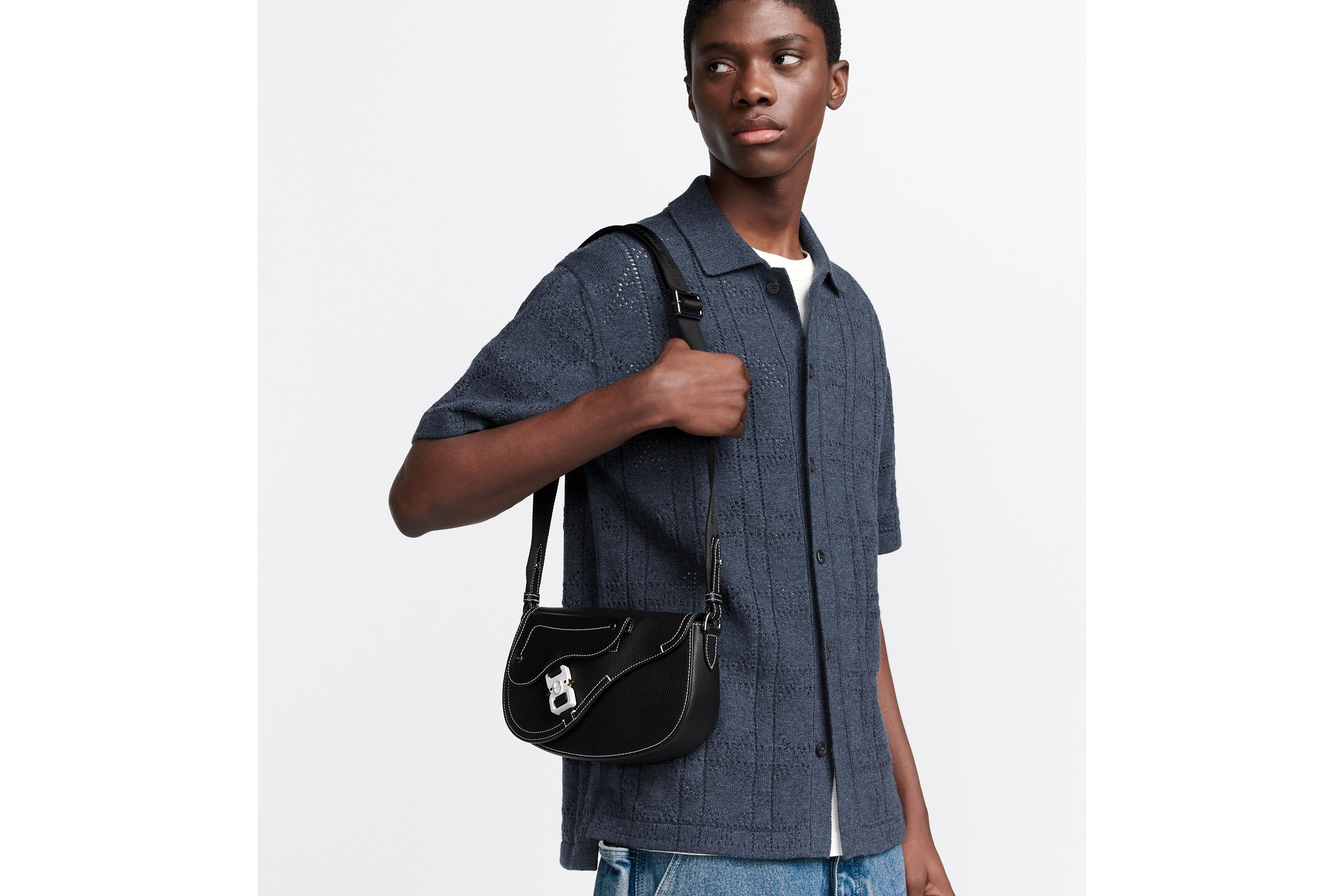 Look Saddle Messenger Bag Black Grained Calfskin E19