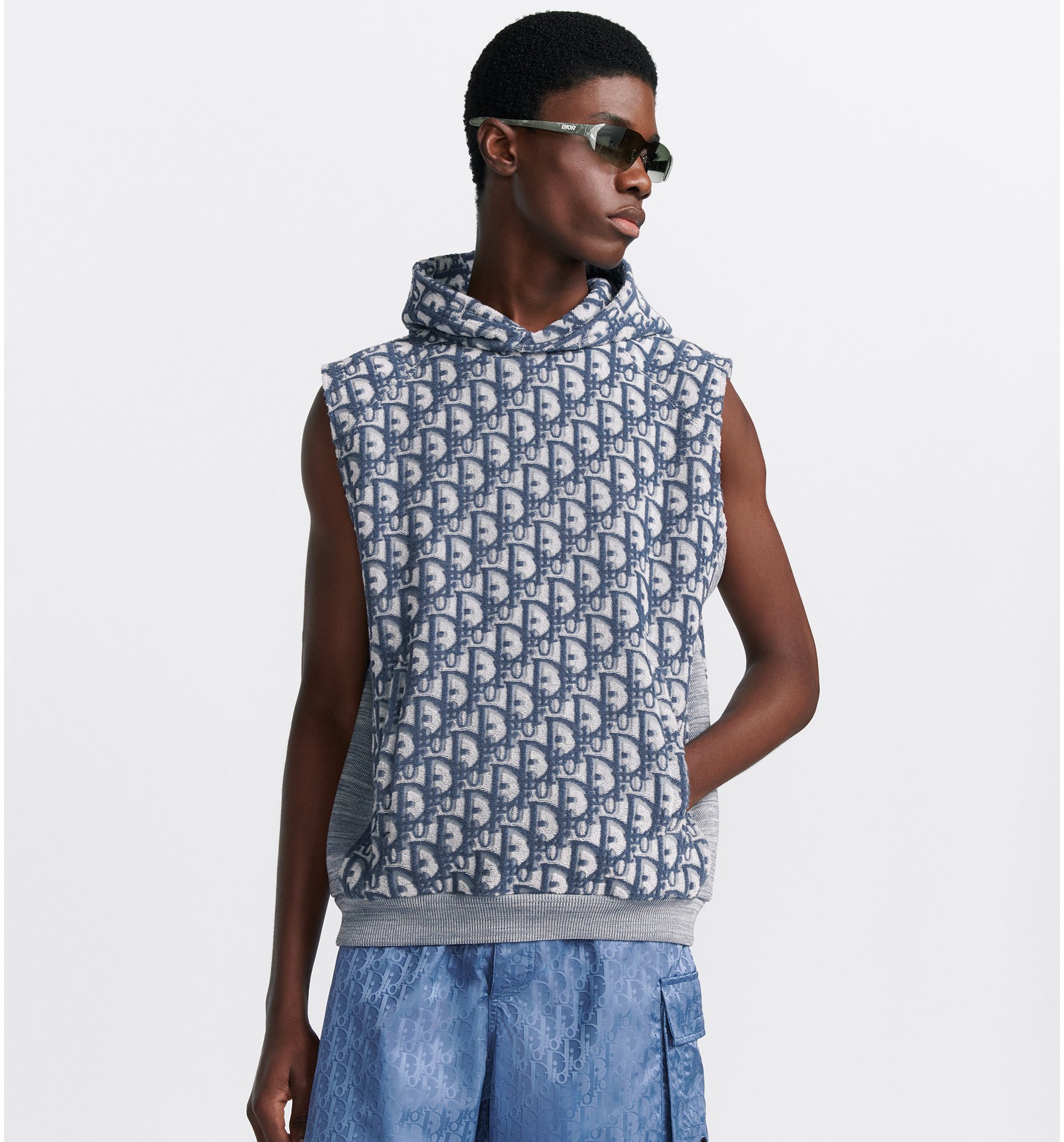 Sleeveless hooded sweatshirt new arrivals