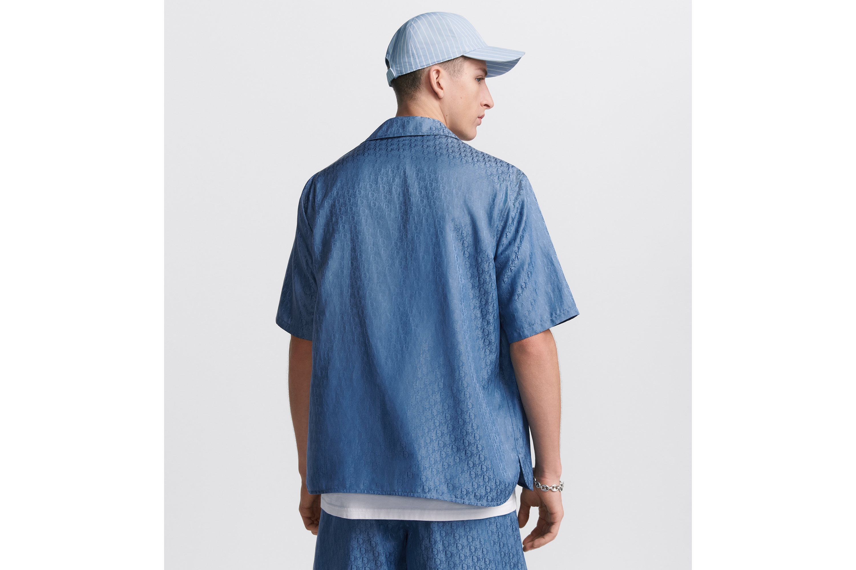 Dior ネイビー 半袖シャツ 左胸ポケット付き Dior ネイビー 半袖シャツ 左胸ポケット付き Dior Oblique Short