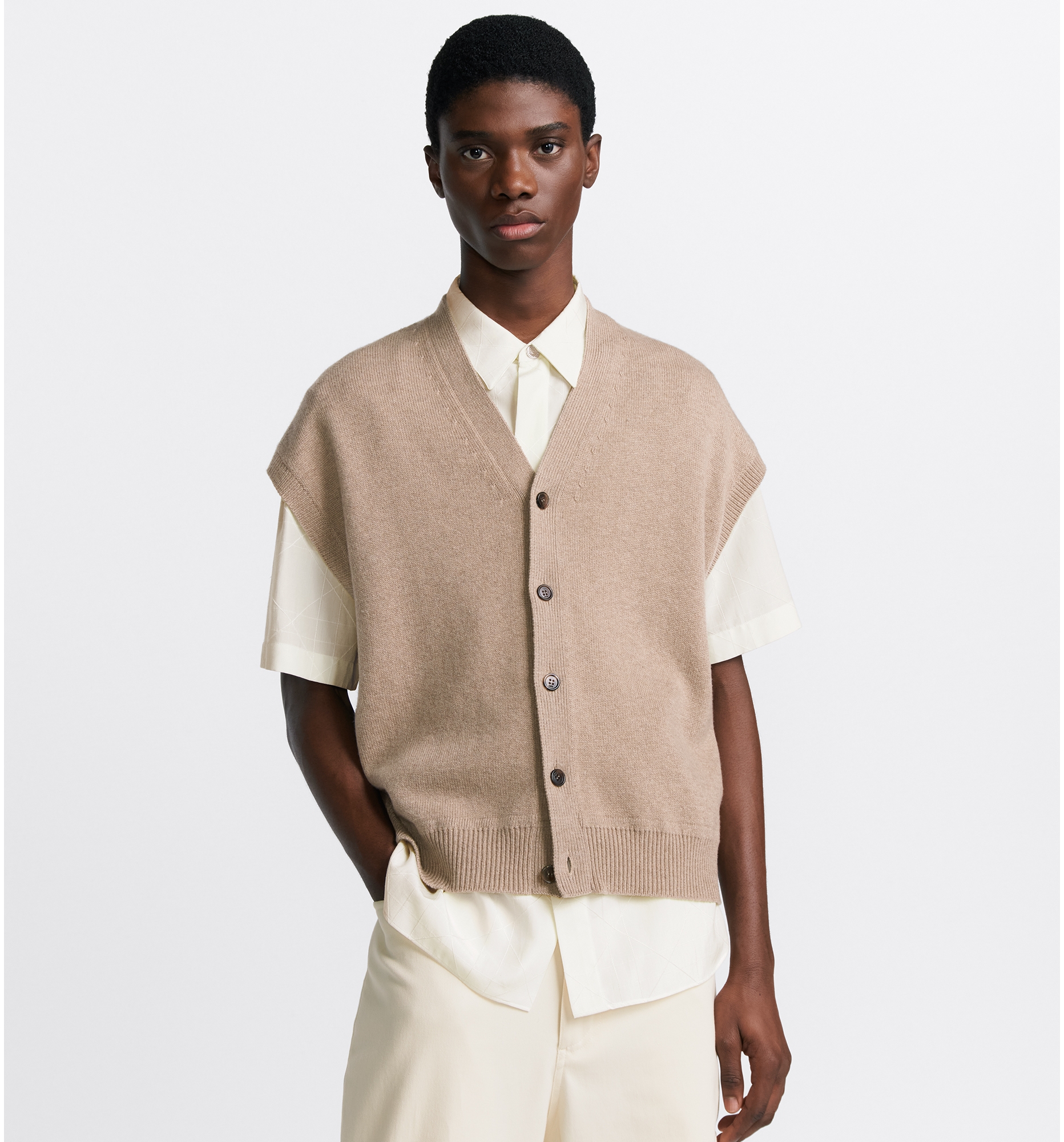 Beige sweater vest deals