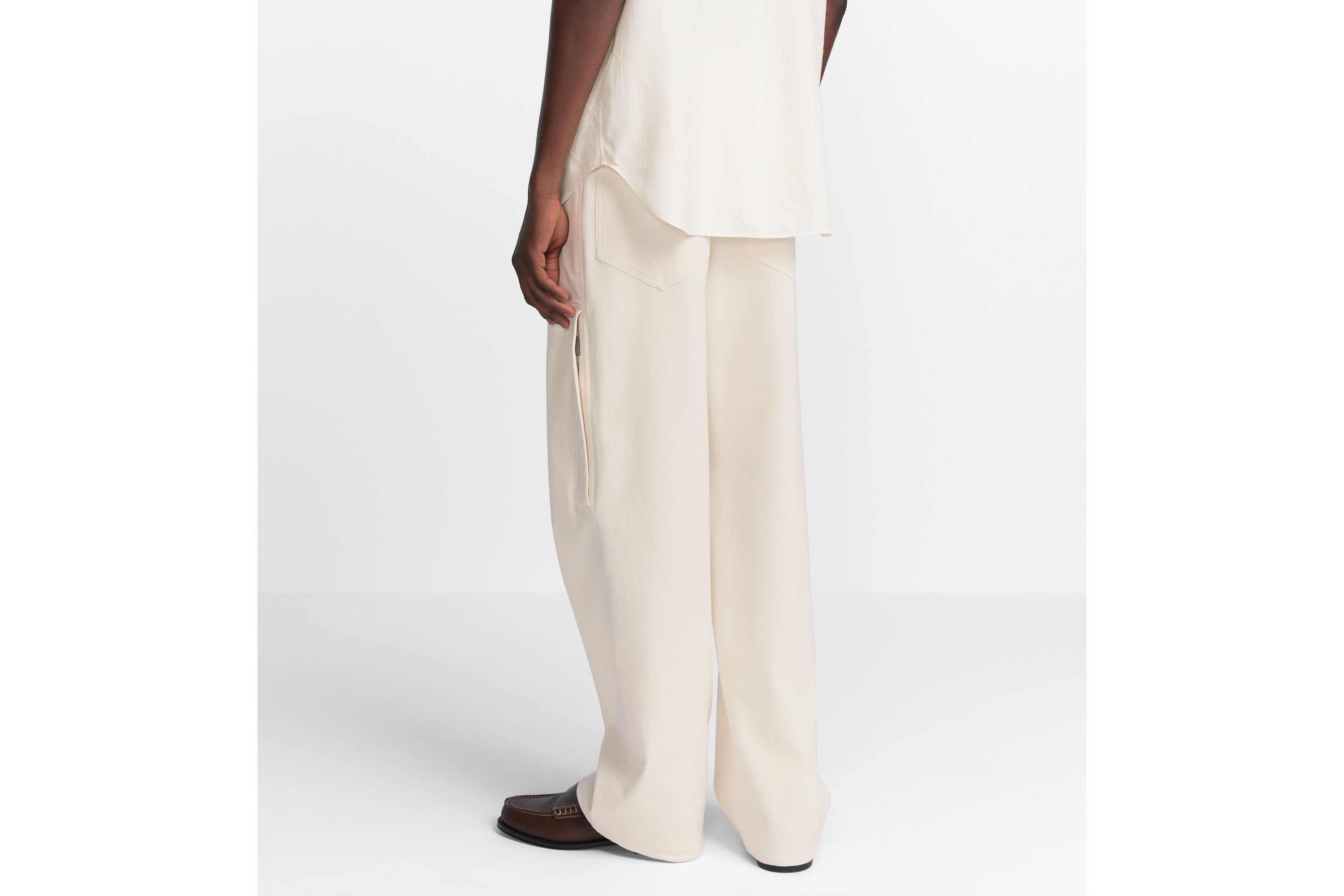 look_image_alt_prefix Dior Icons Chinohose Baumwoll- und Kaschmirmischung in Weiß E15