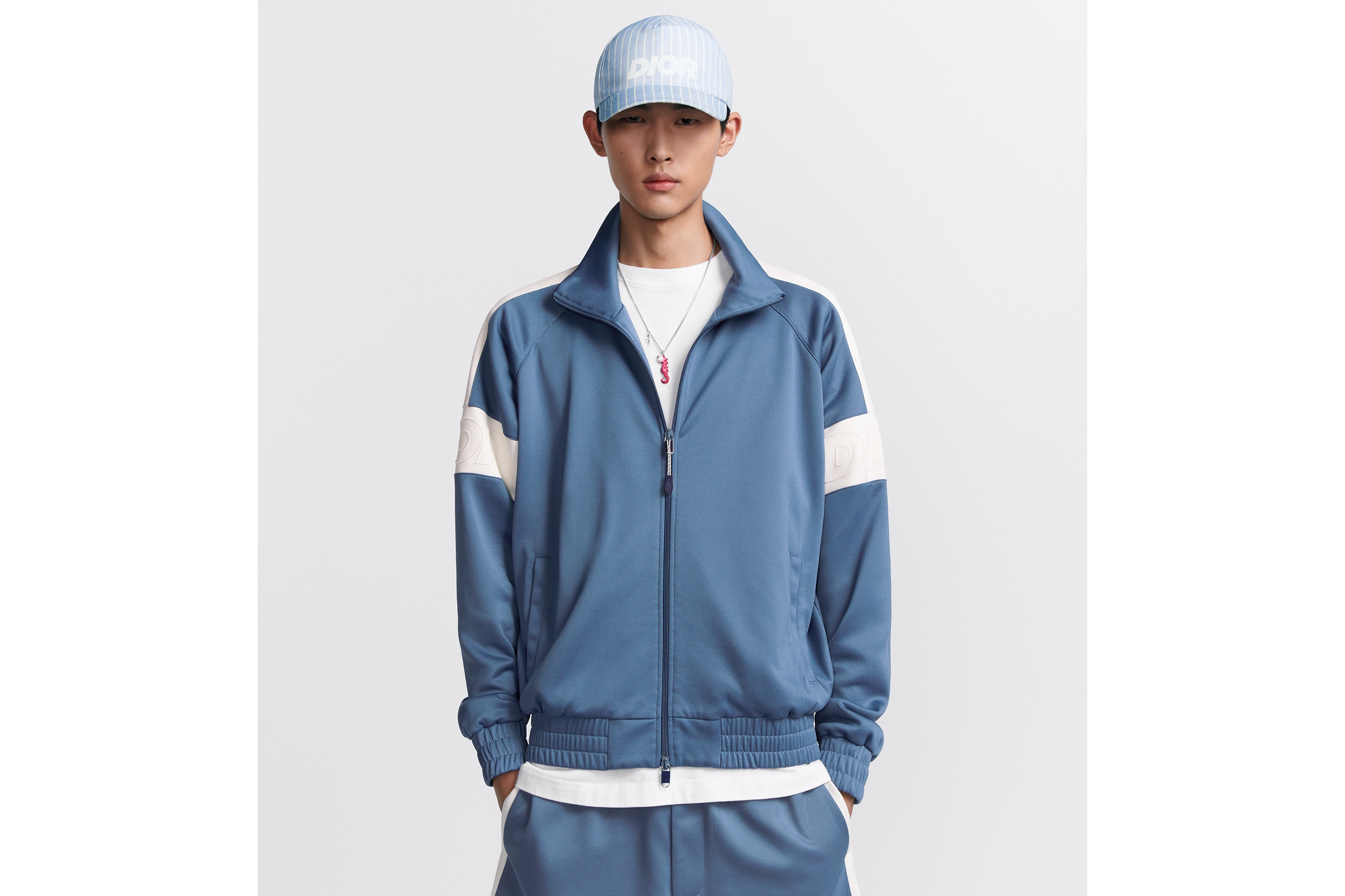 look_image_alt_prefix DIOR AND PARLEY Trainingsjacke mit Reißverschluss Parley Ocean Plastic® Jersey aus Baumwollmischung in Blau und Weiß E01