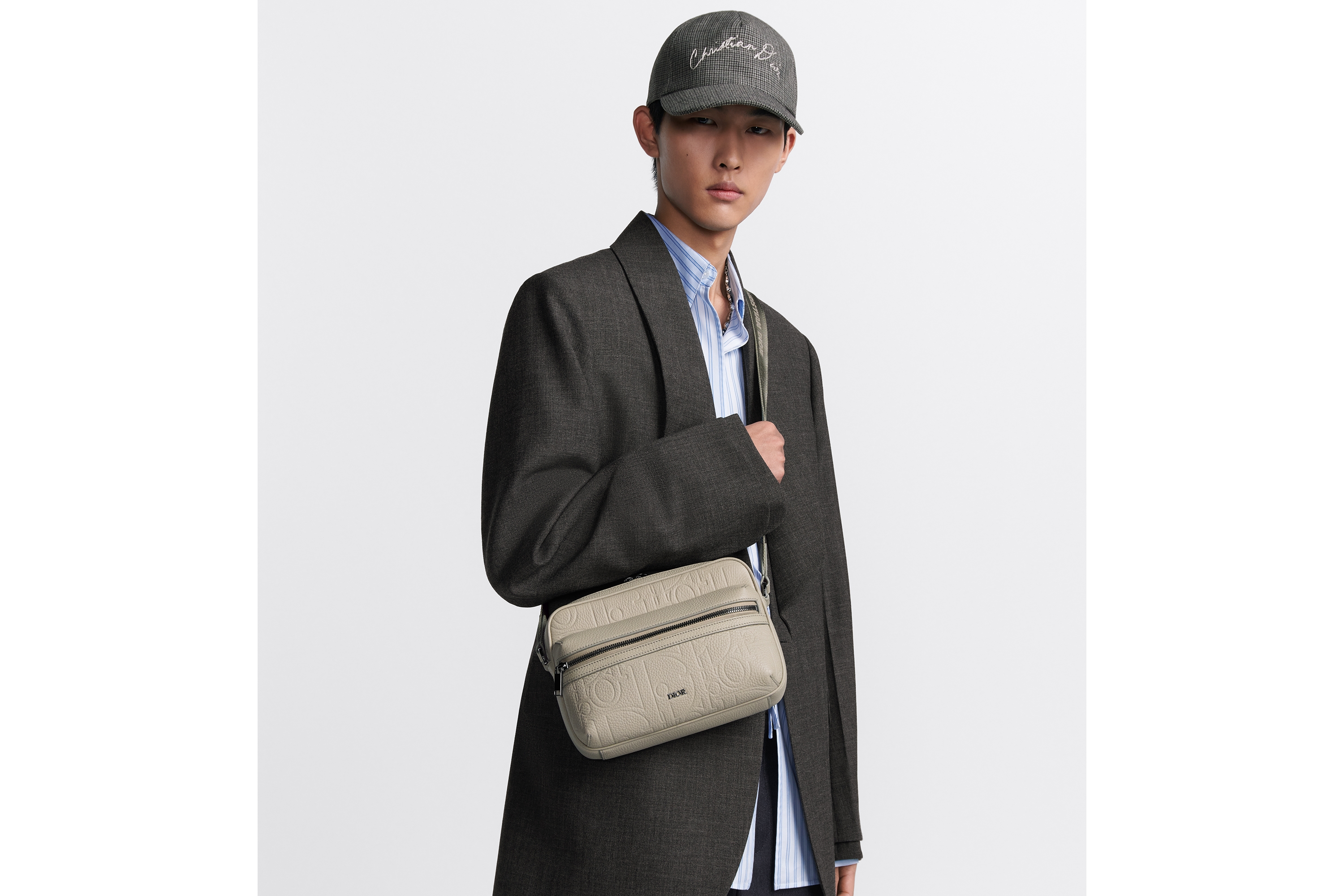 look_image_alt_prefix Rider 2.0 ジップ メッセンジャーバッグ ディオール グラビティ レザー & グレインドカーフスキン E19