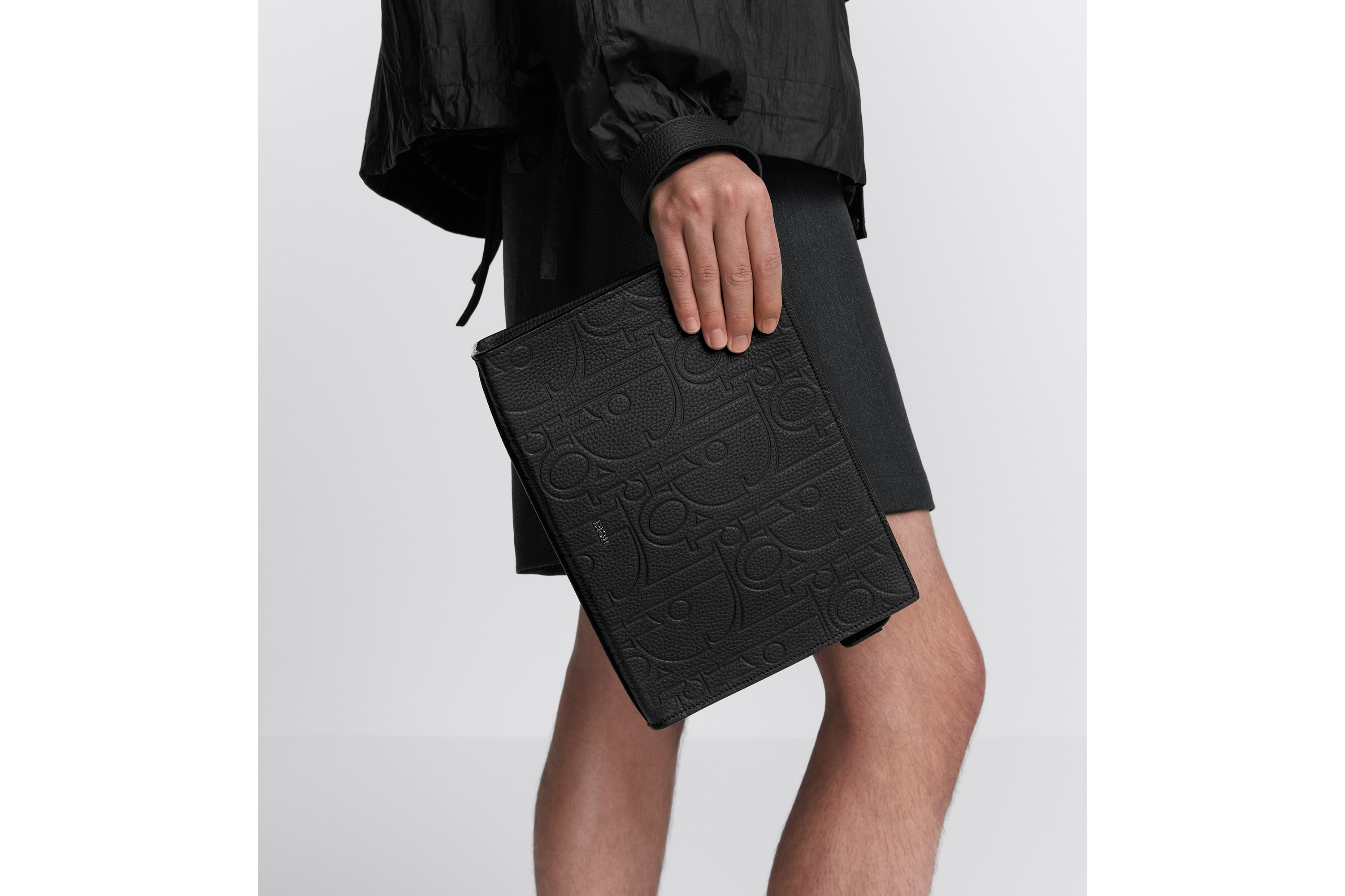 Look A5 Triangle Pouch Black Dior Gravity Leather E19