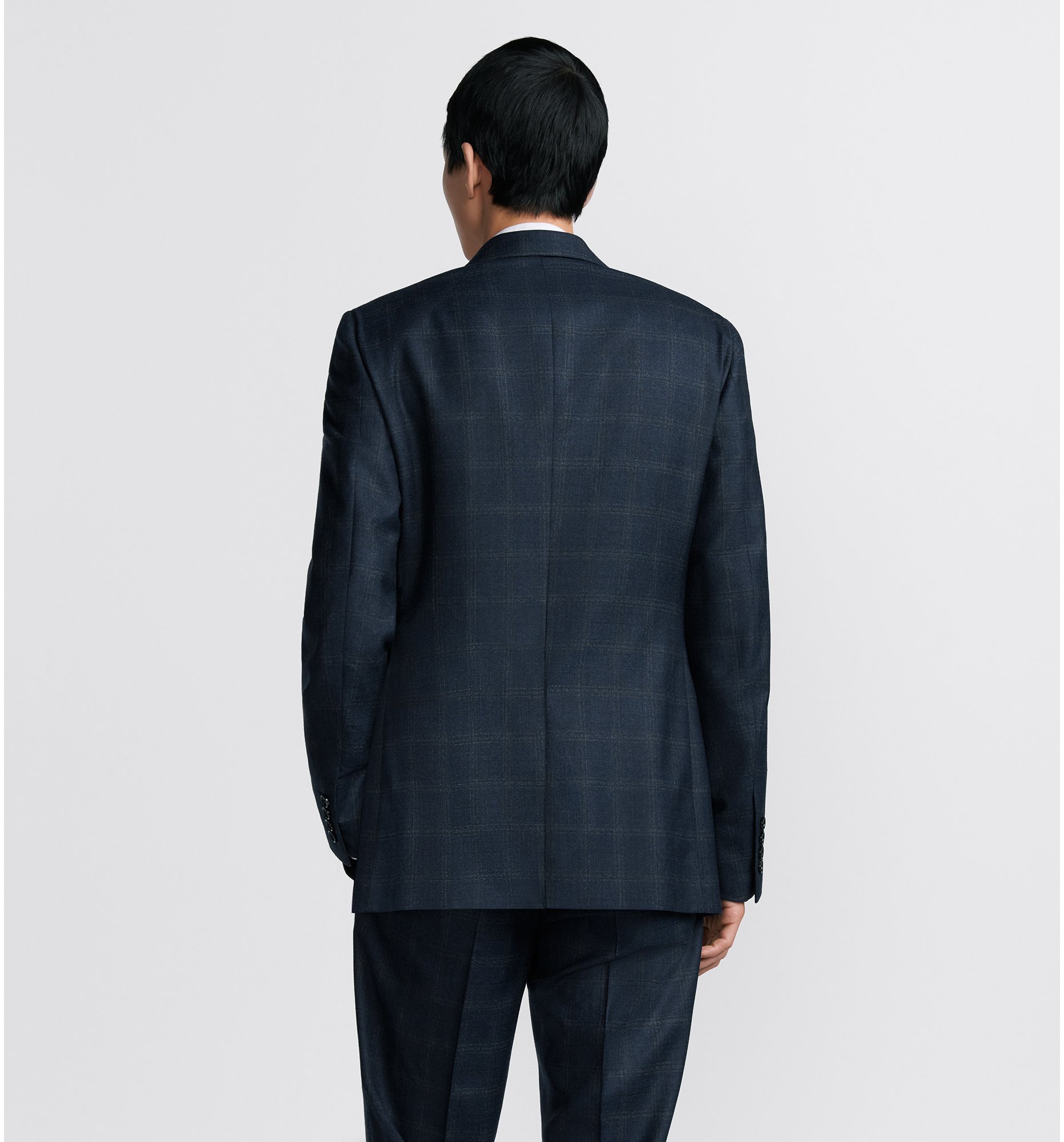 aria_look 經典雙排釦西裝 aria_threeQuarterClosedView