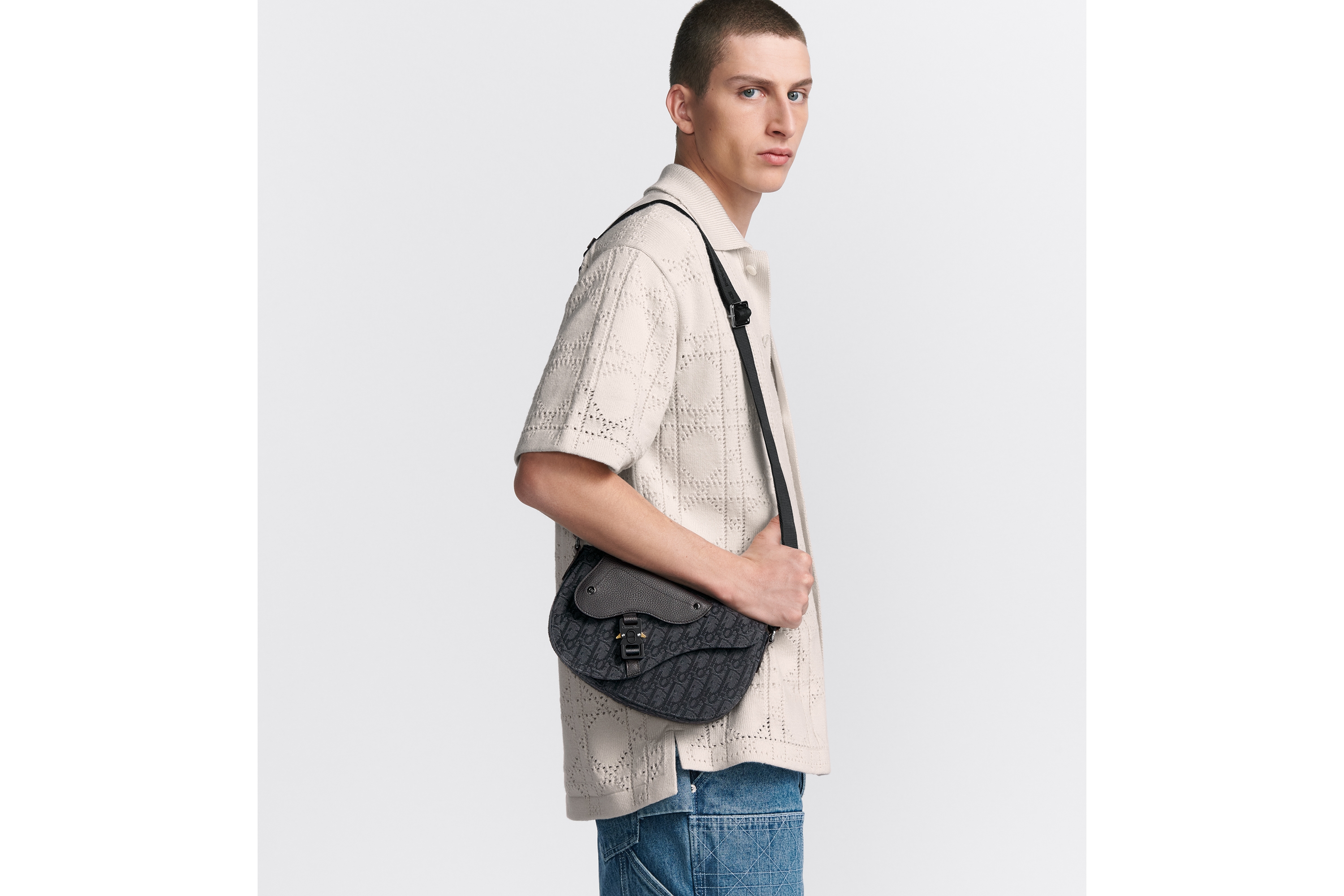 look_image_alt_prefix Bolsa messenger Saddle Jacquard Dior Oblique preto e couro de vitelo granulado preto E19