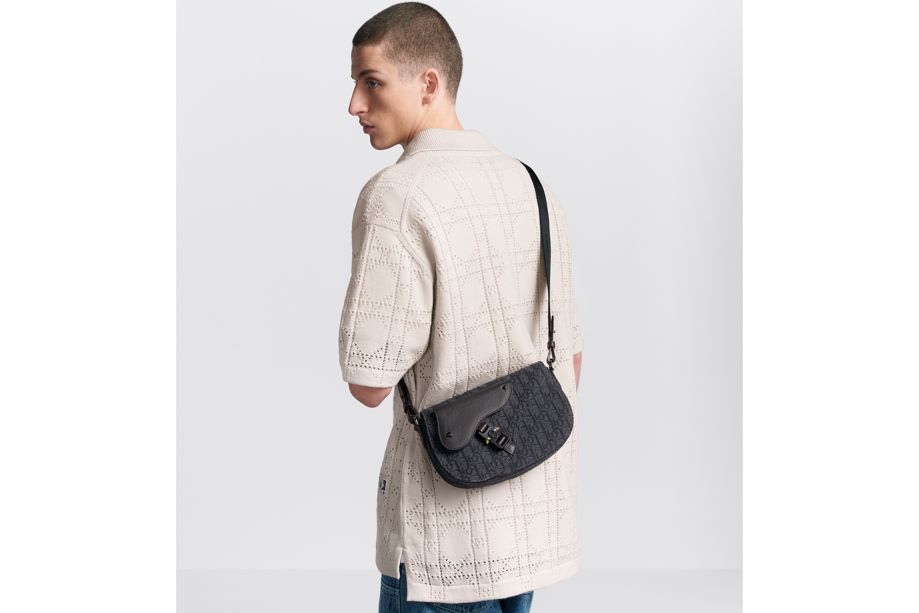 look_image_alt_prefix Bolsa messenger Saddle Jacquard Dior Oblique preto e couro de vitelo granulado preto E21