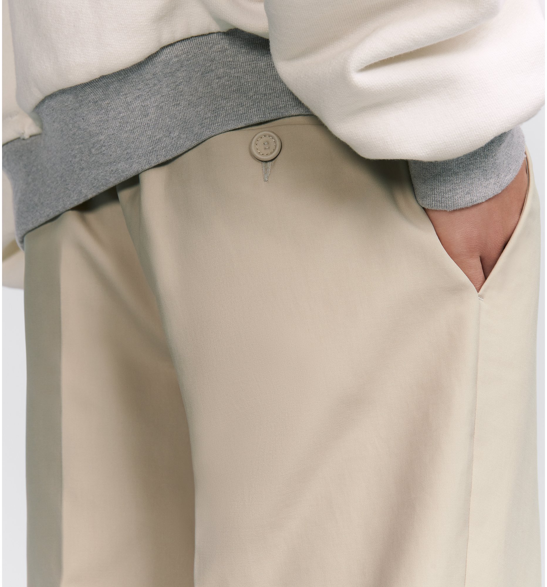 aria_look Christian Dior Couture Chinos