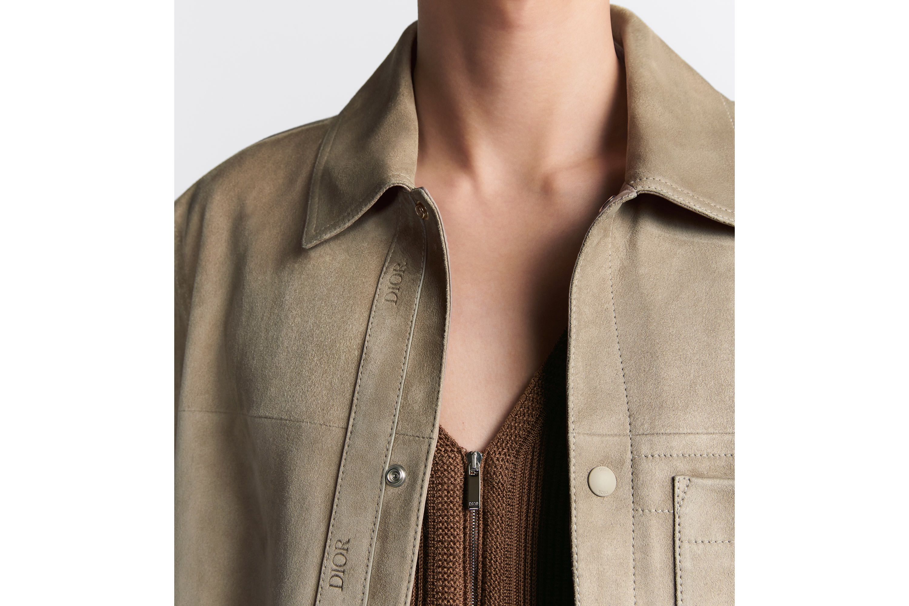 Look Blouson Cuir d'agneau suédé beige E04