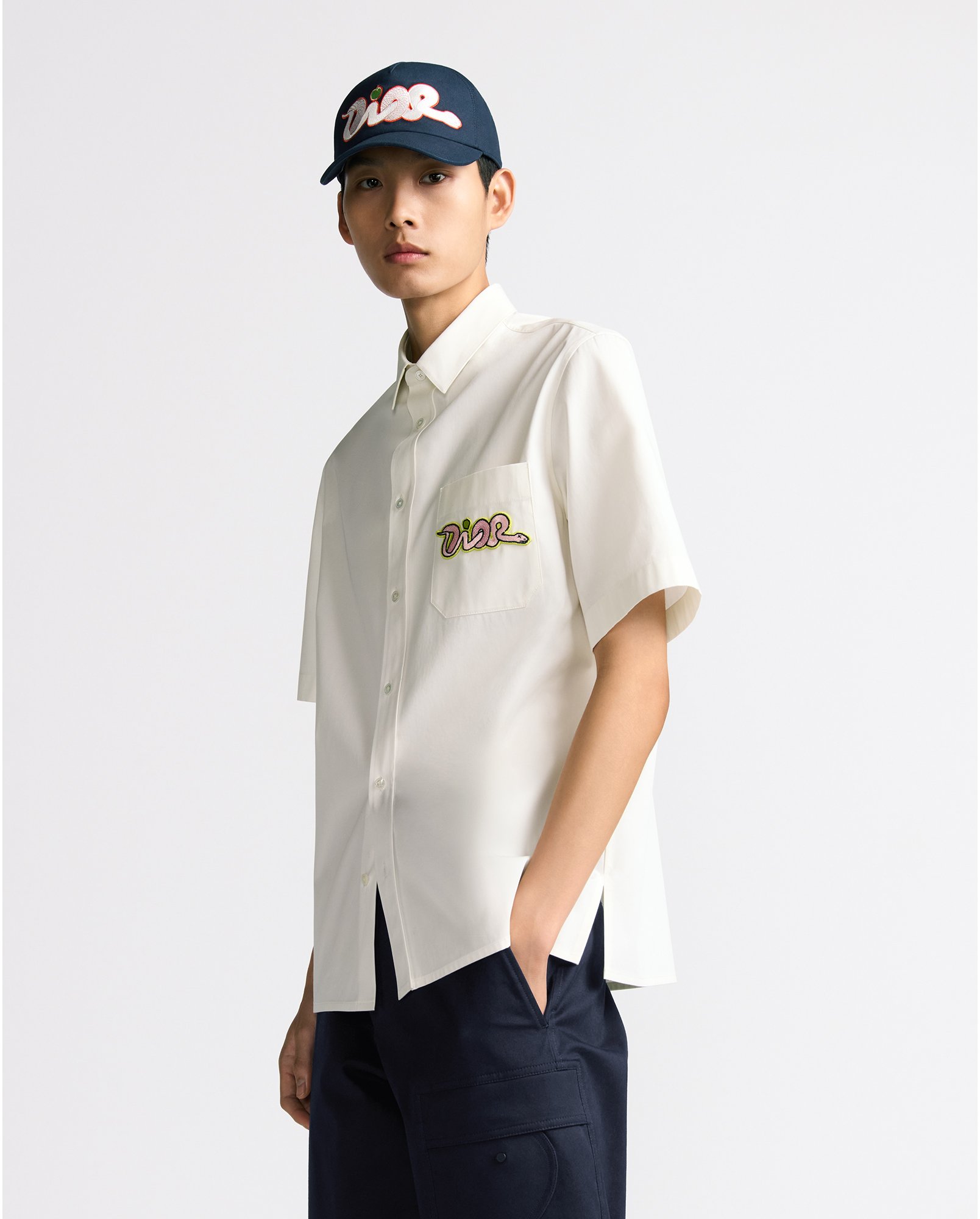 aria_look DIOR AND KAWS Short-Sleeved Shirt Unfolded view