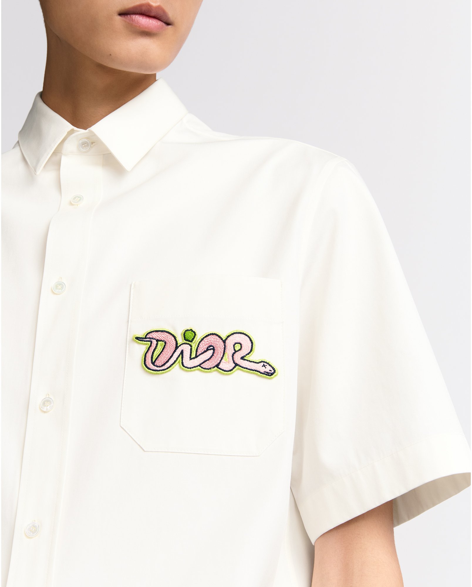 aria_look DIOR AND KAWS Short-Sleeved Shirt Detailed view