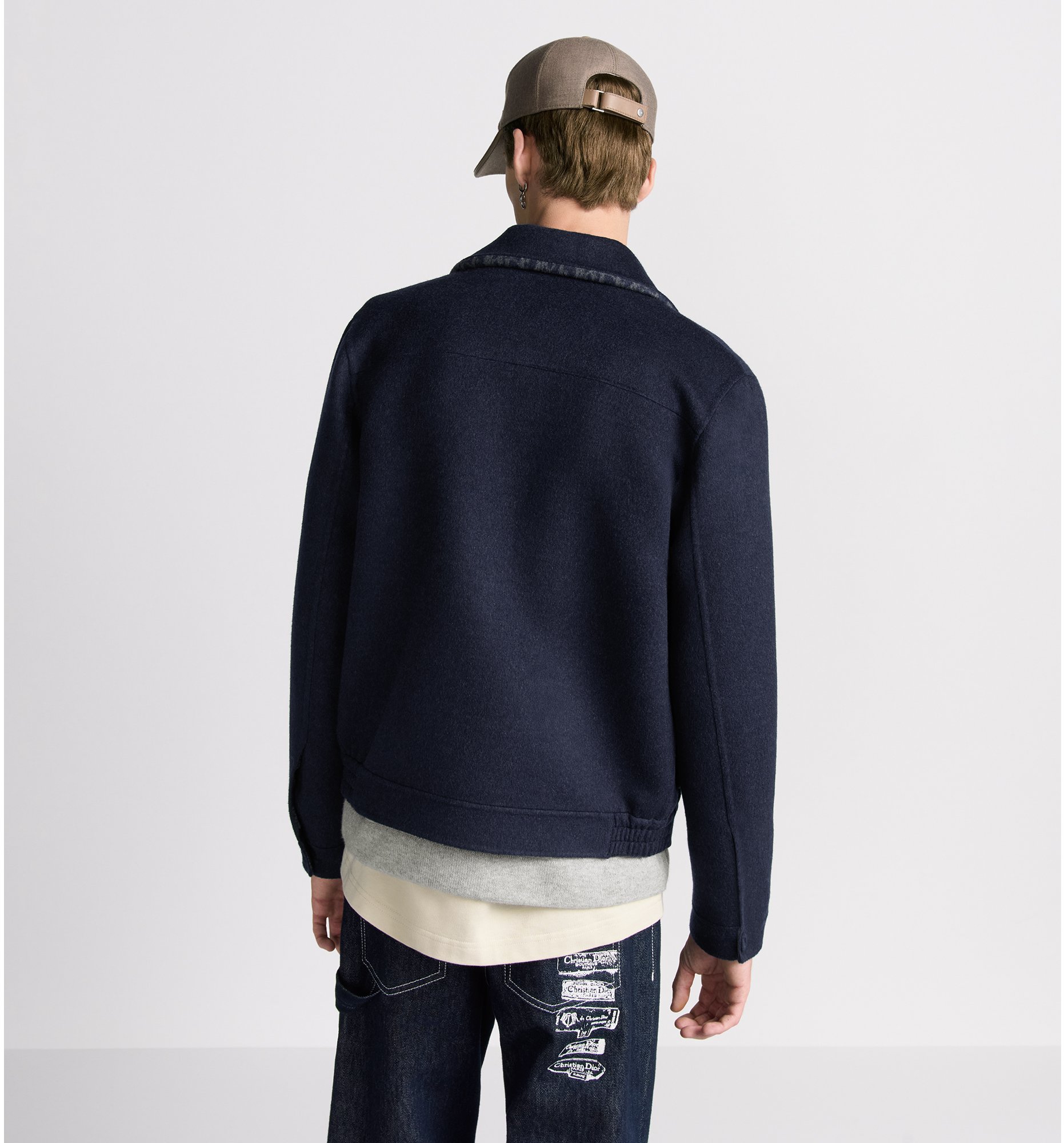 aria_look Dior Icons Jacket Three quarter closed view