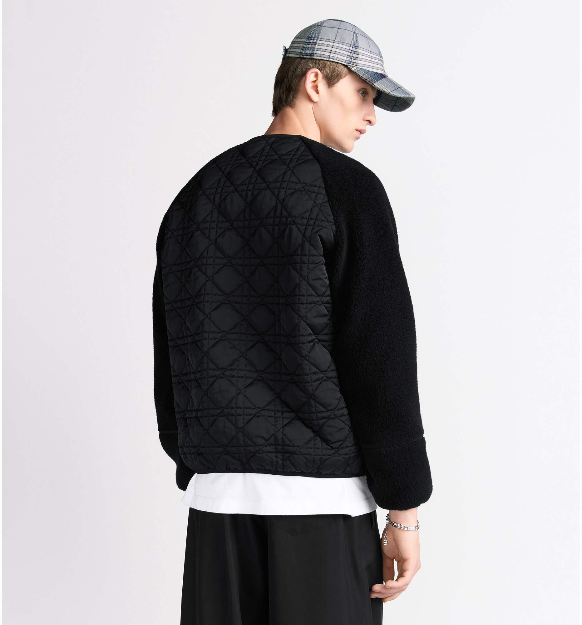 aria_look Cannage Zipped Jacket Three quarter closed view
