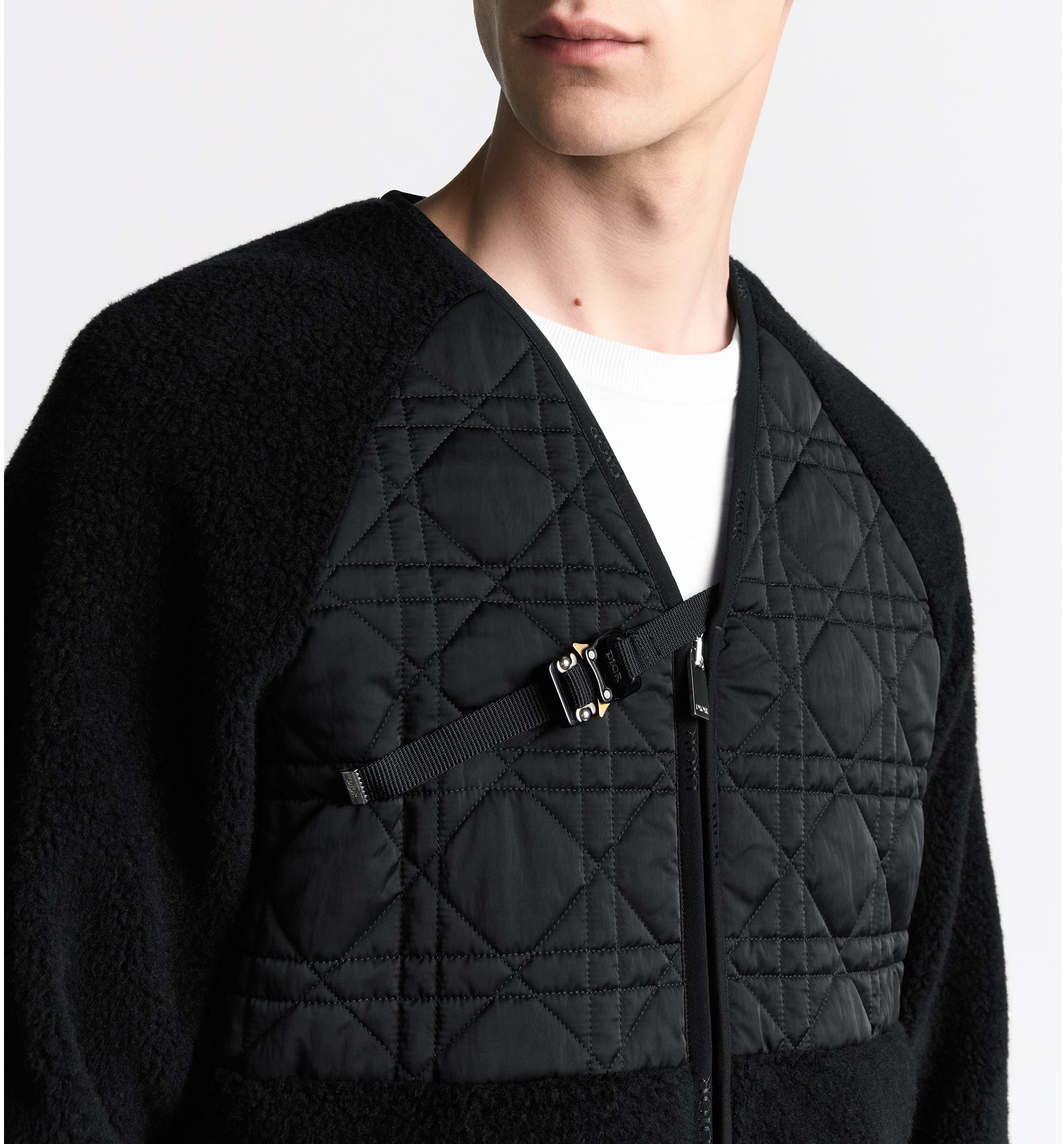 aria_look Cannage Zipped Jacket Three quarter opened view