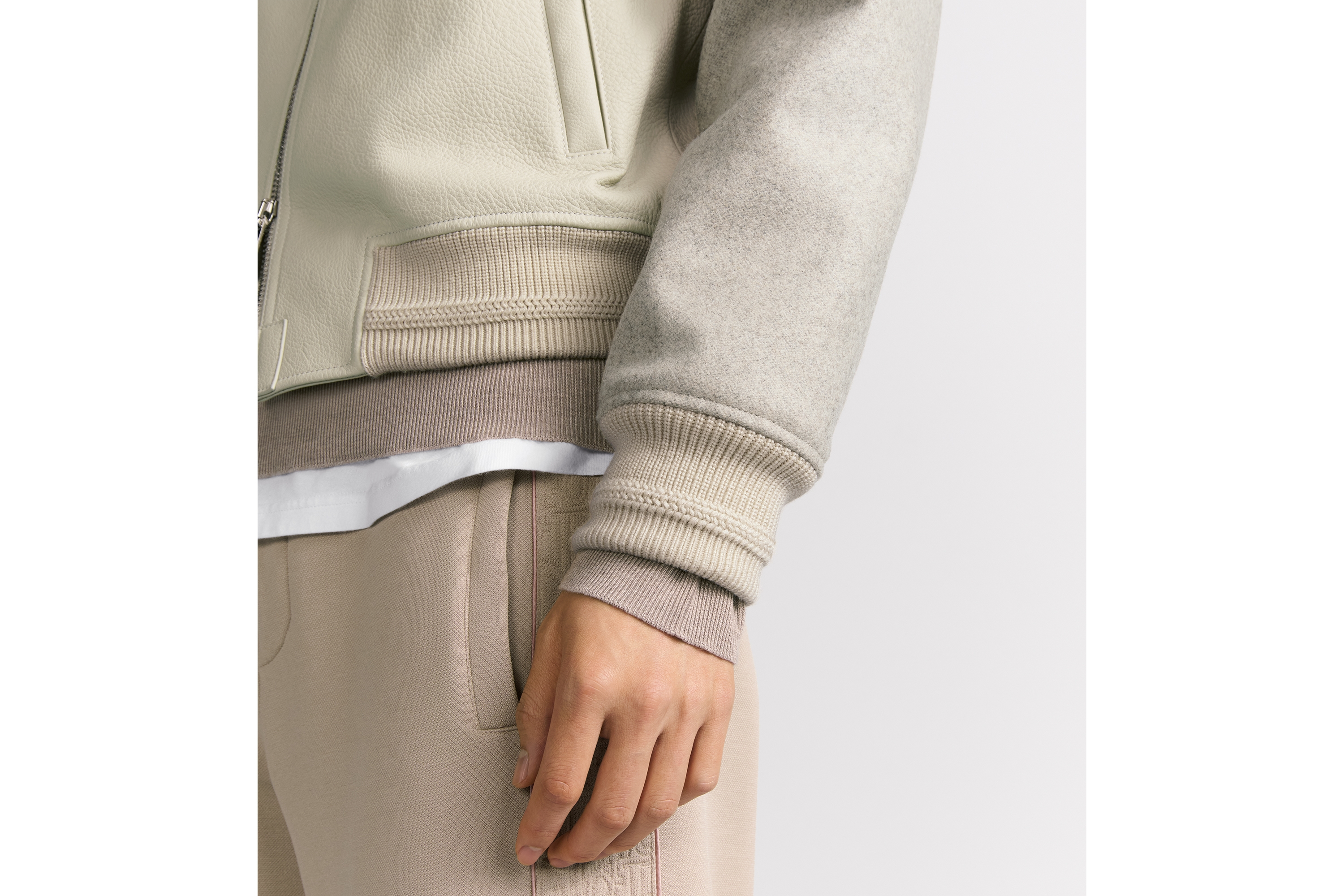 look_image_alt_prefix CD Icon Collegejacke Rindsleder in Beige E04