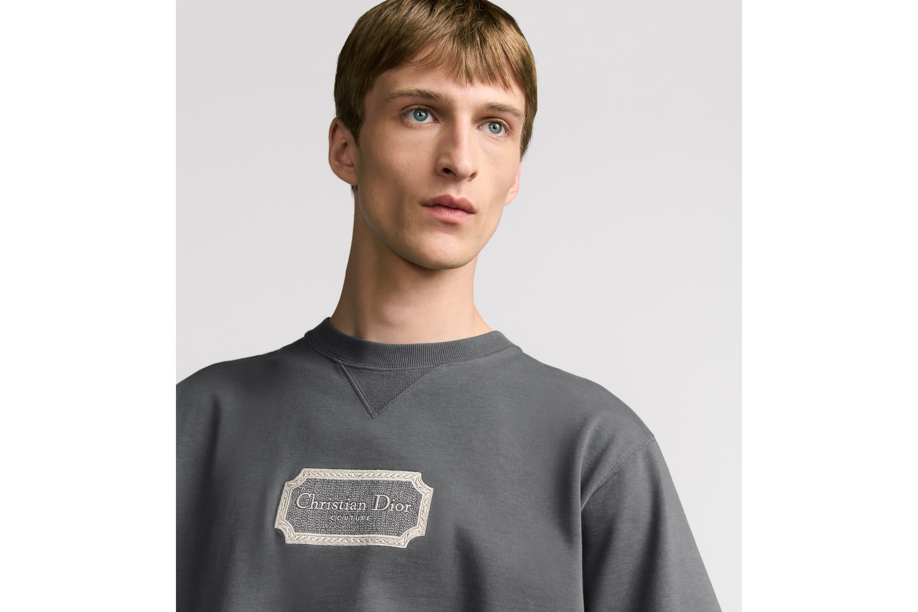 look_image_alt_prefix Christian Dior Couture 티셔츠, 캐주얼 핏 그레이 코튼 저지 E10