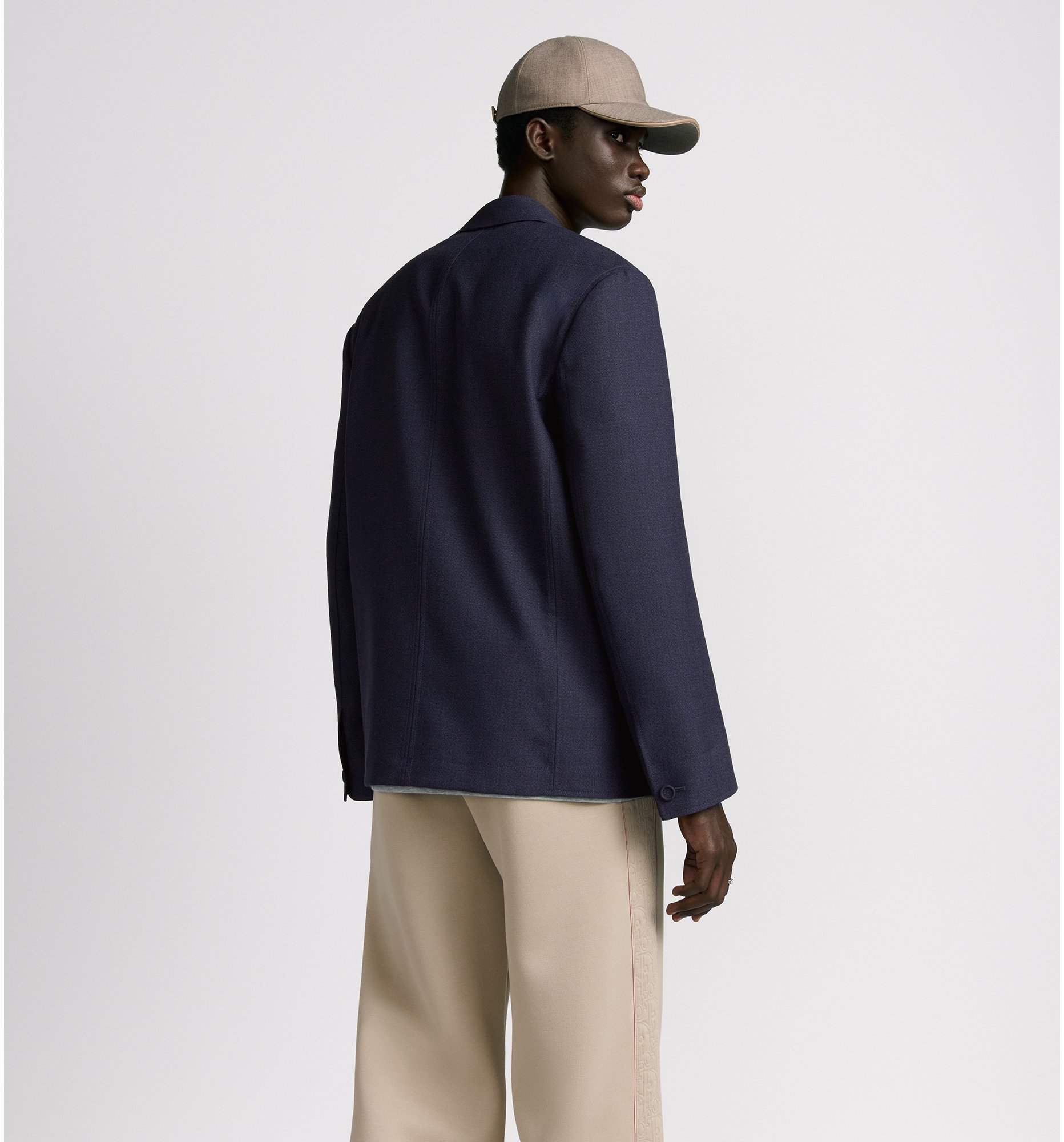 aria_look Workwear Jacket Three quarter closed view