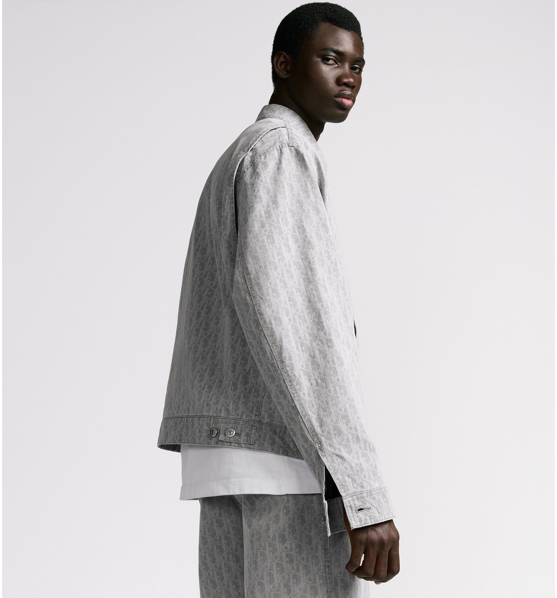aria_look Dior Oblique Zipped Blouson Jacket Three quarter closed view