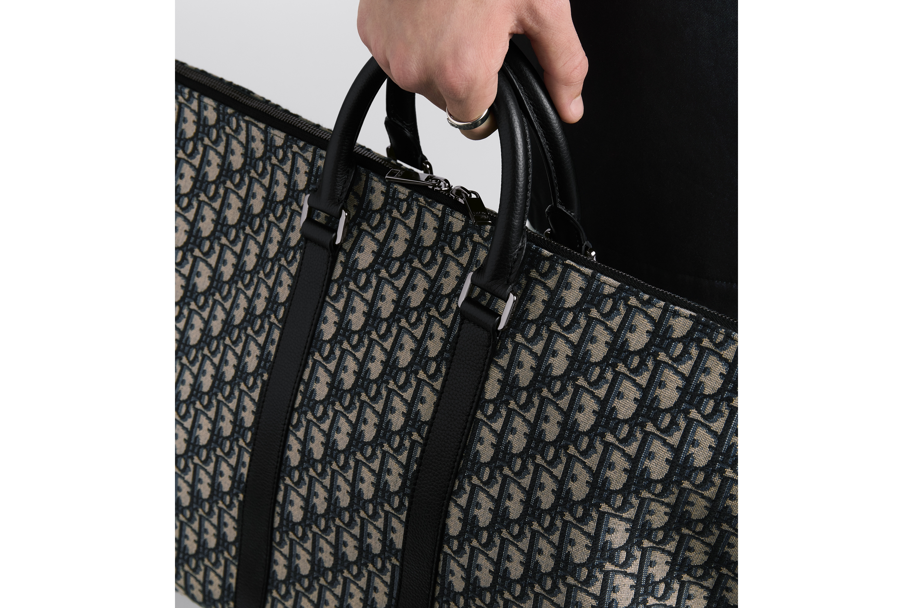 Look Weekender 40 Beige and Black Dior Oblique Jacquard with Black Grained Calfskin E20