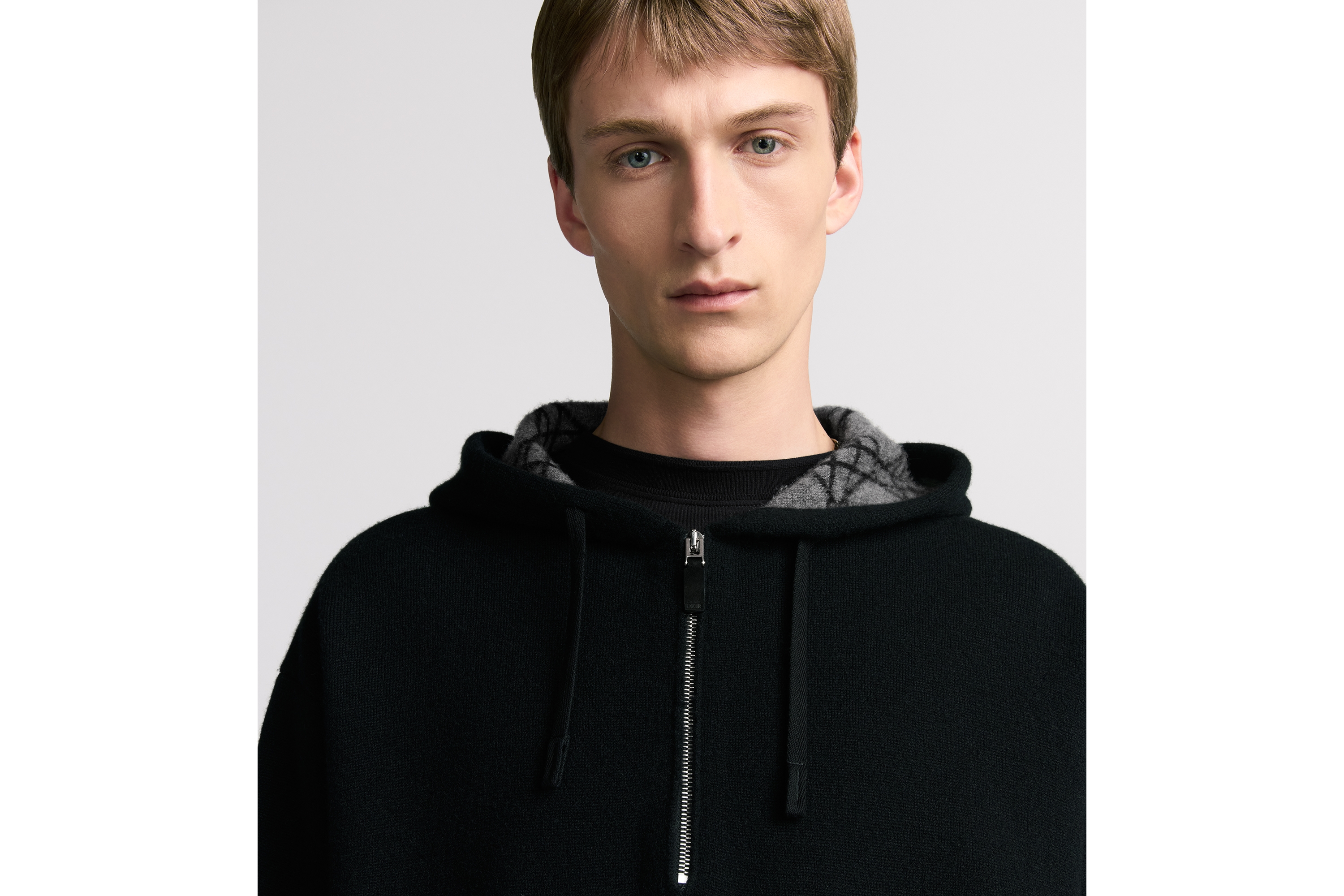 look_image_alt_prefix Suéter com capuz Dior Icons Malha de cashmere preta E04