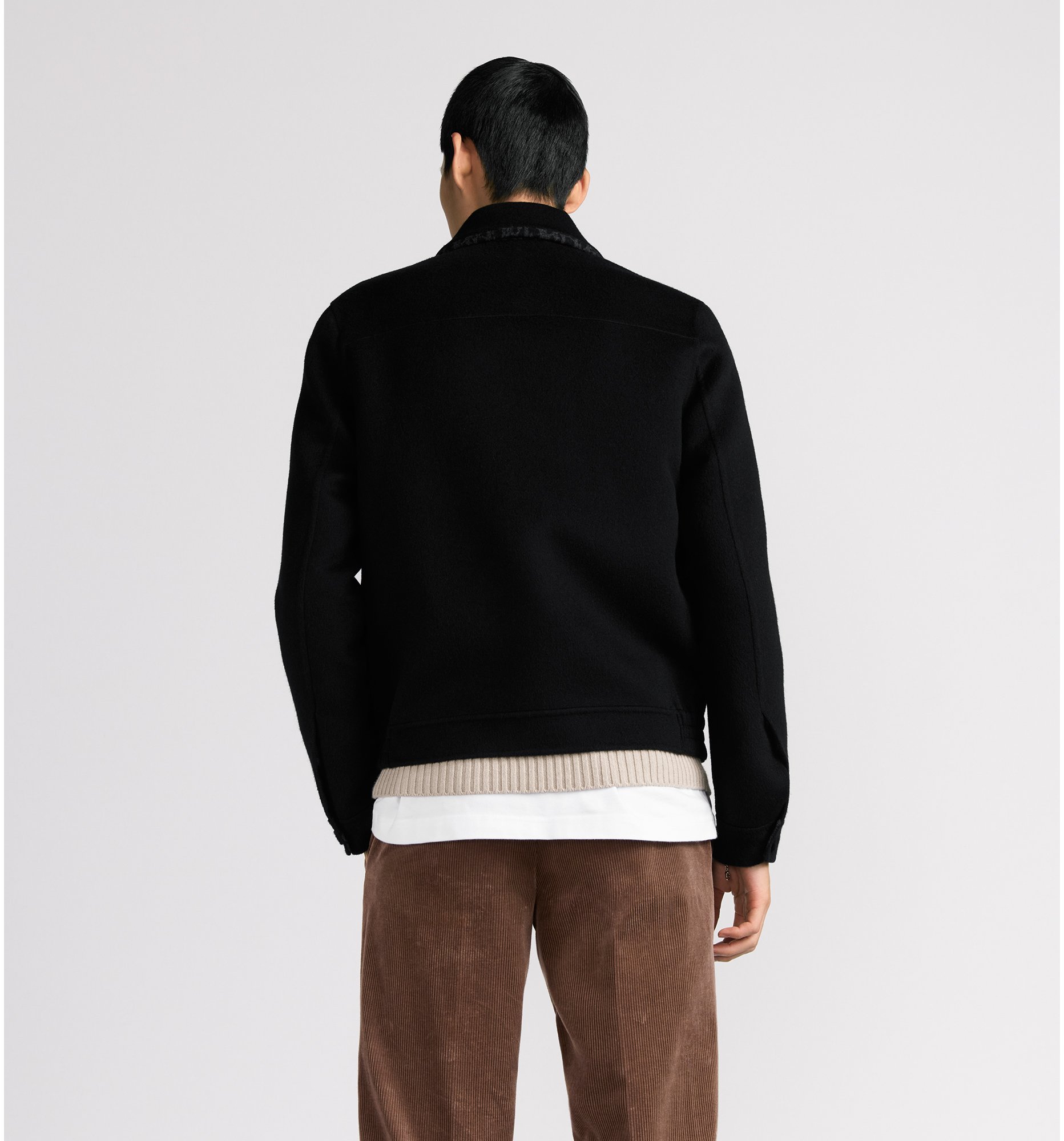 aria_look Dior Icons Jacket Three quarter closed view