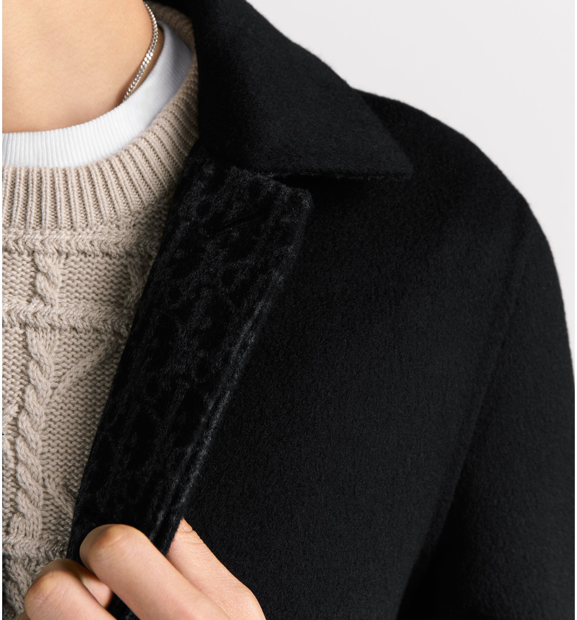 aria_look Dior Icons Jacket Three quarter opened view