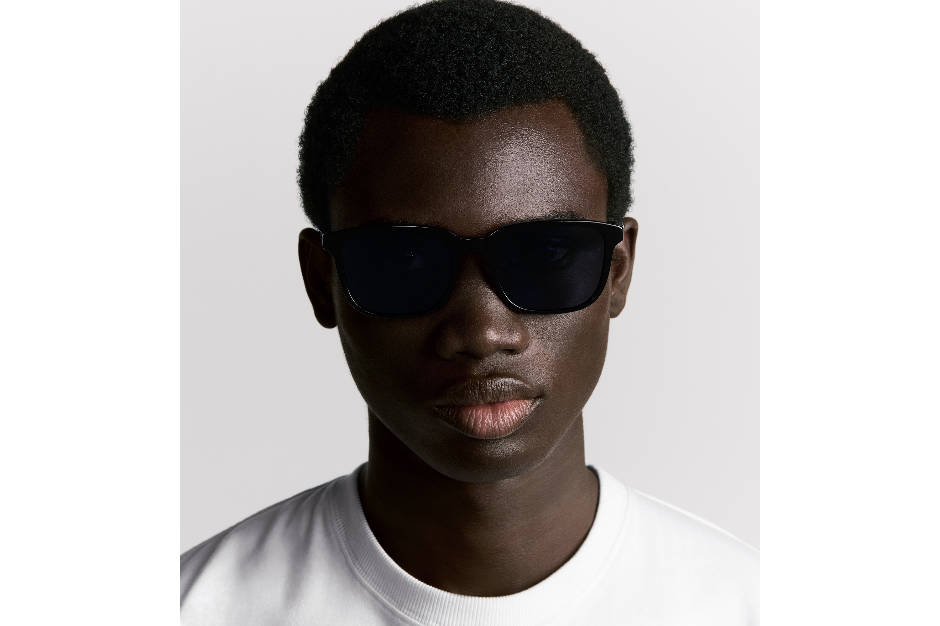 DiorTag SU แว่นกันแดดทรงสี่เหลี่ยมผืนผ้าสีดํา E29