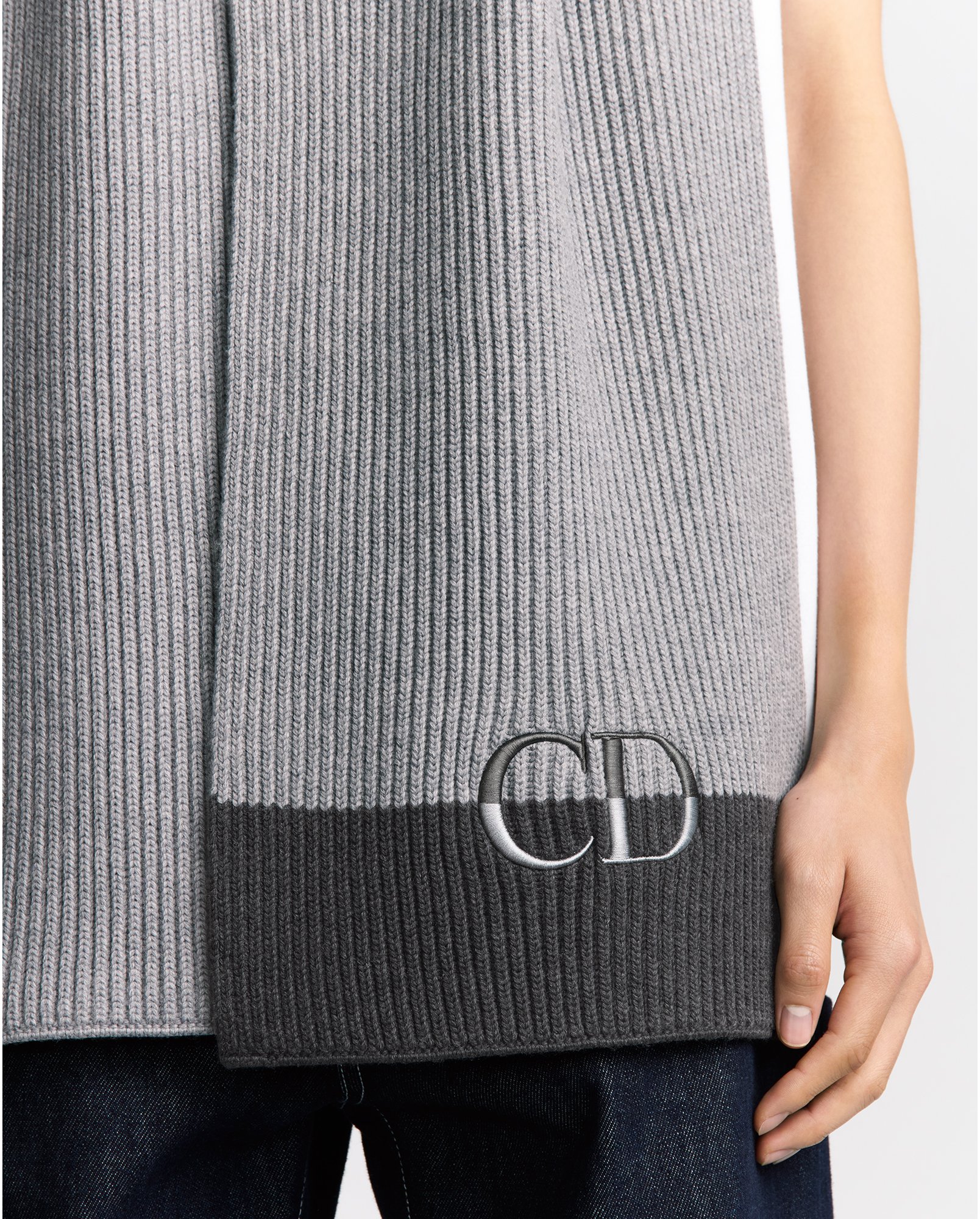 aria_look CD Icon Scarf