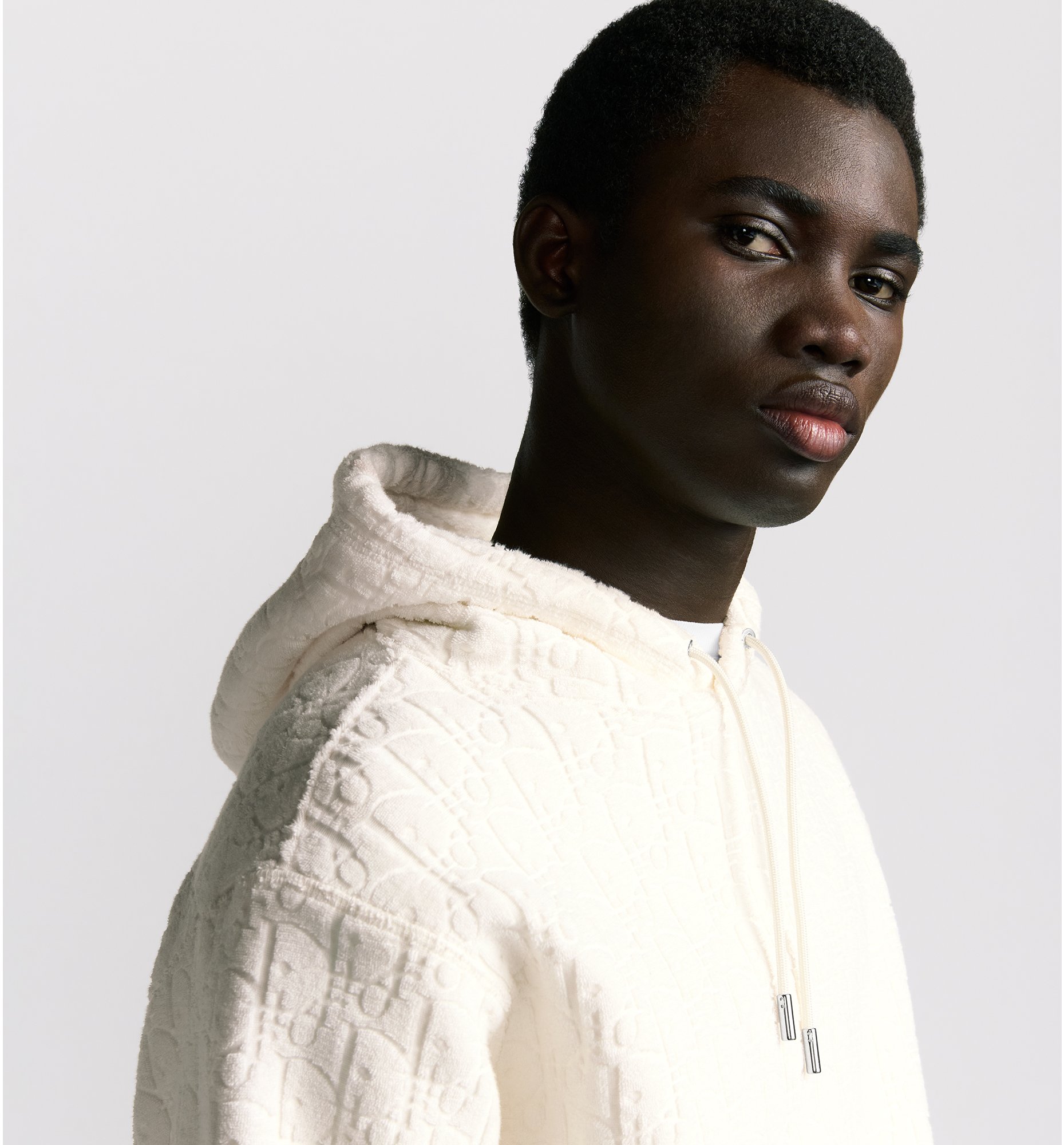 aria_look Dior Oblique Relaxed-Fit Hooded Sweatshirt Three quarter opened view