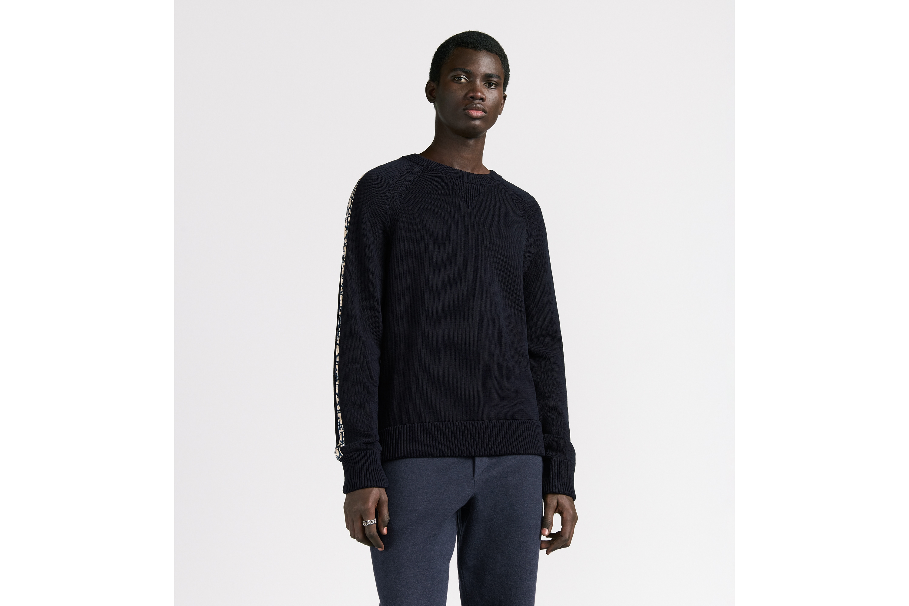 look_image_alt_prefix Trui met Dior Oblique-inzetstukken Diepblauwe katoenjersey E07