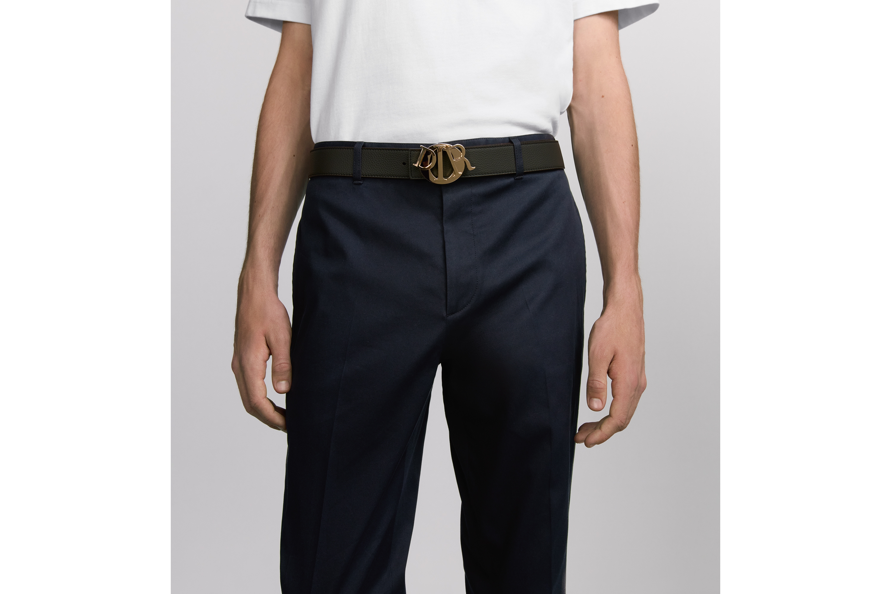 Look Boucle de ceinture Dior Charm Laiton finition dorée, 35 mm E45