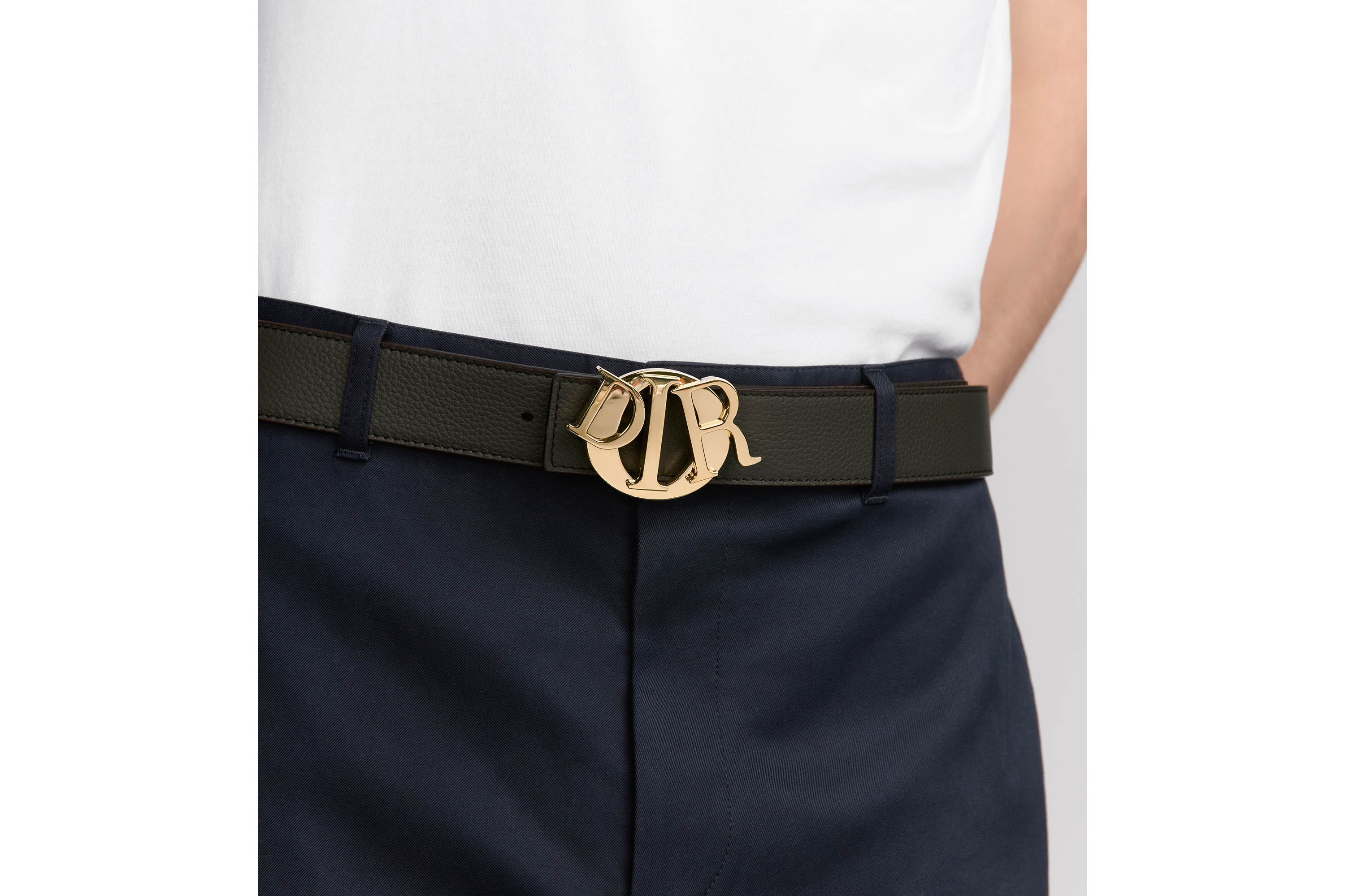 Look Boucle de ceinture Dior Charm Laiton finition dorée, 35 mm E46