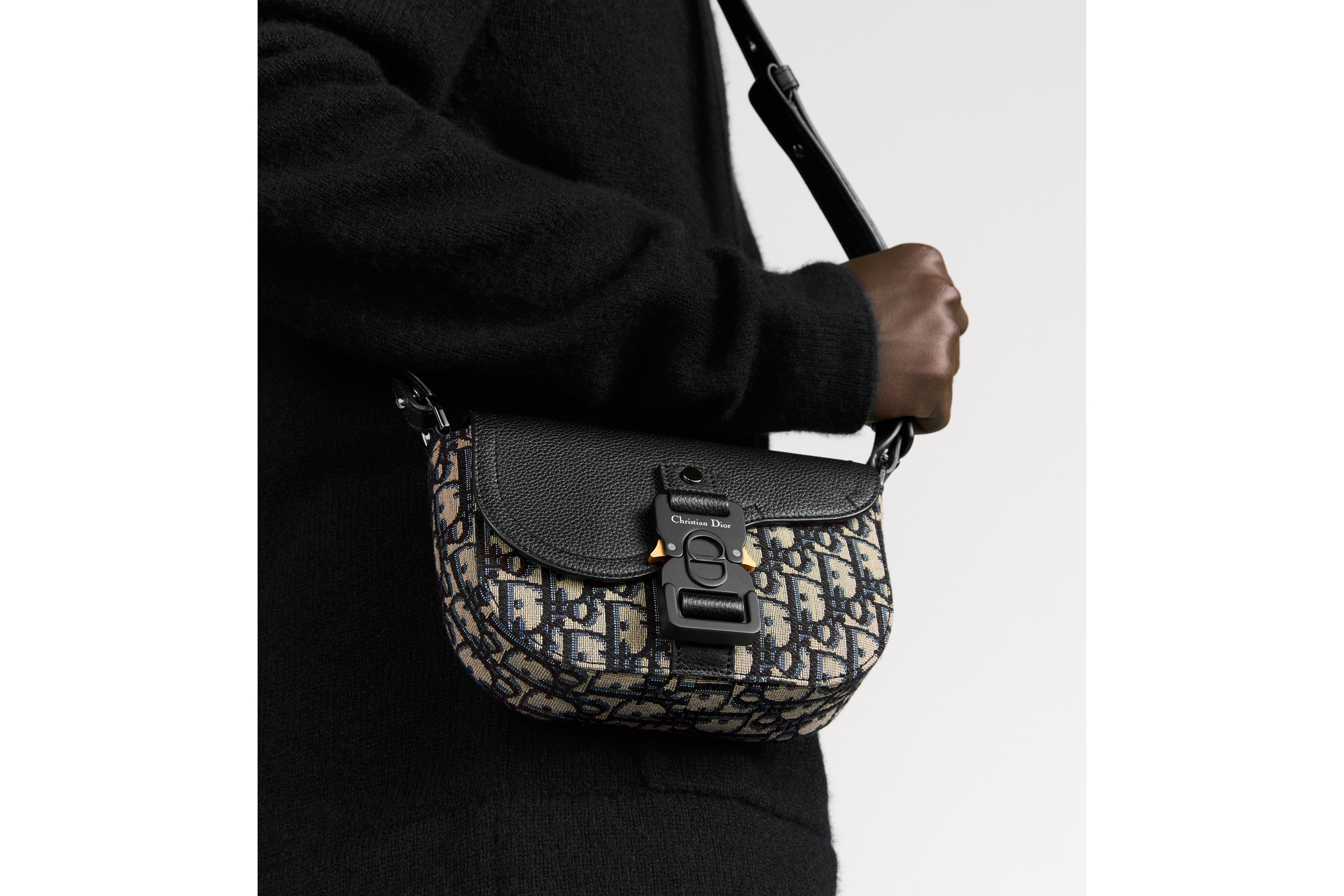 Dior Saddle フラップ付きメッセンジャーバッグ スモール