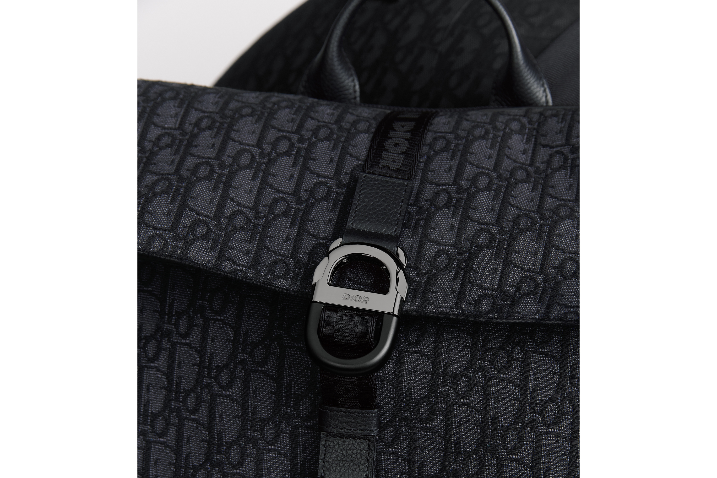 look_image_alt_prefix Zaino roll-top Dior 8 Jacquard Dior Oblique nero E20