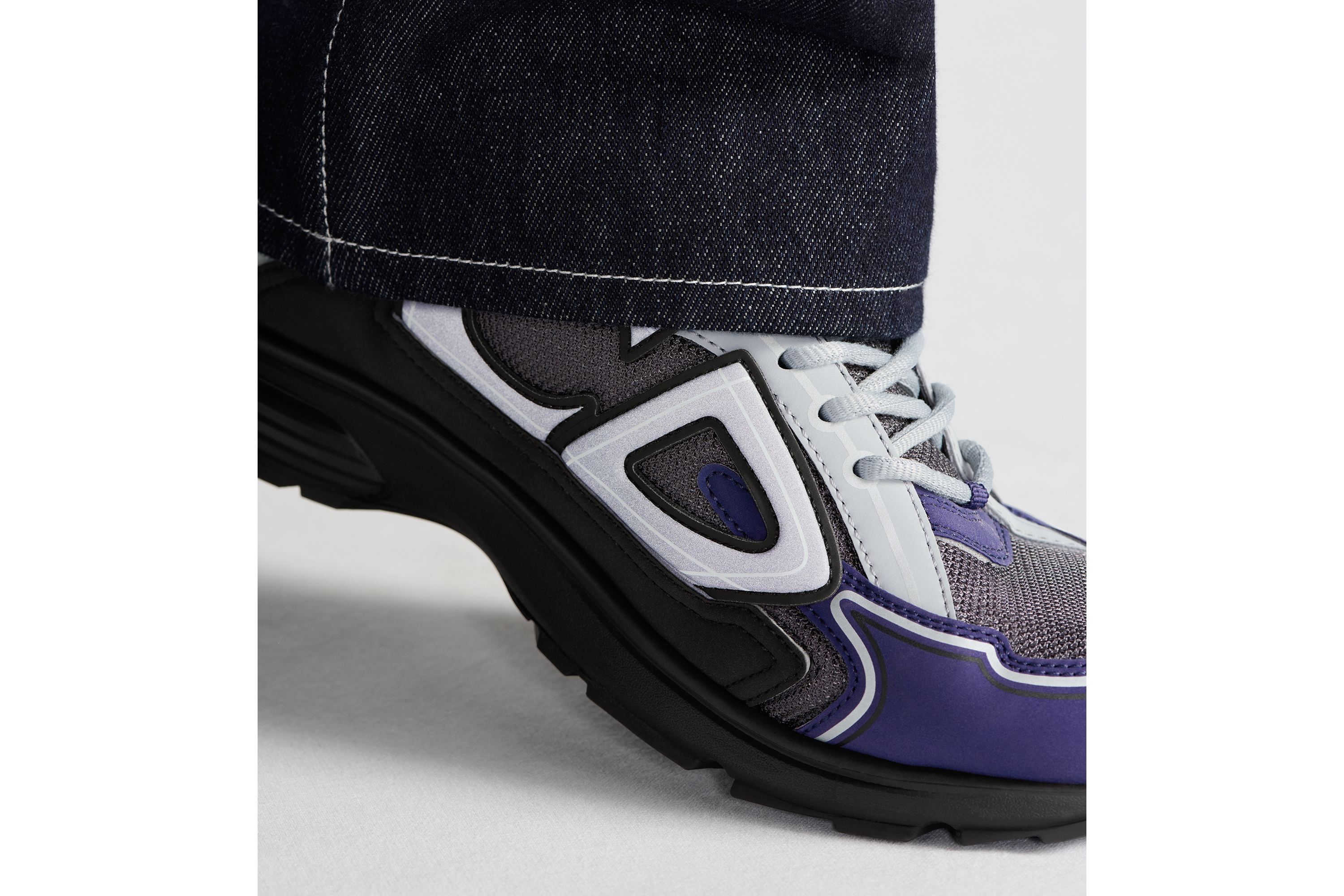 look_image_alt_prefix Sneaker B30 Countdown Tela técnica cinza-antracite com tecido técnico preto, azul e cinza-Dior E25