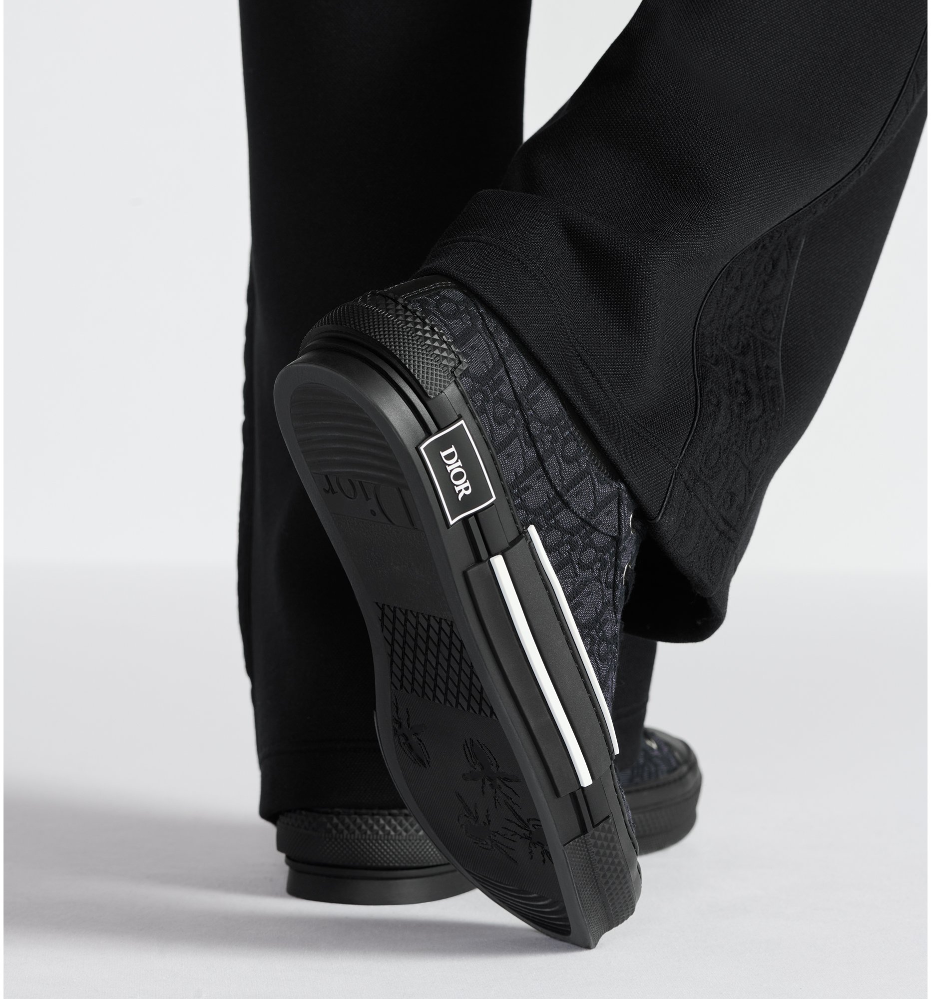 aria_look B23 League High-Top Sneaker