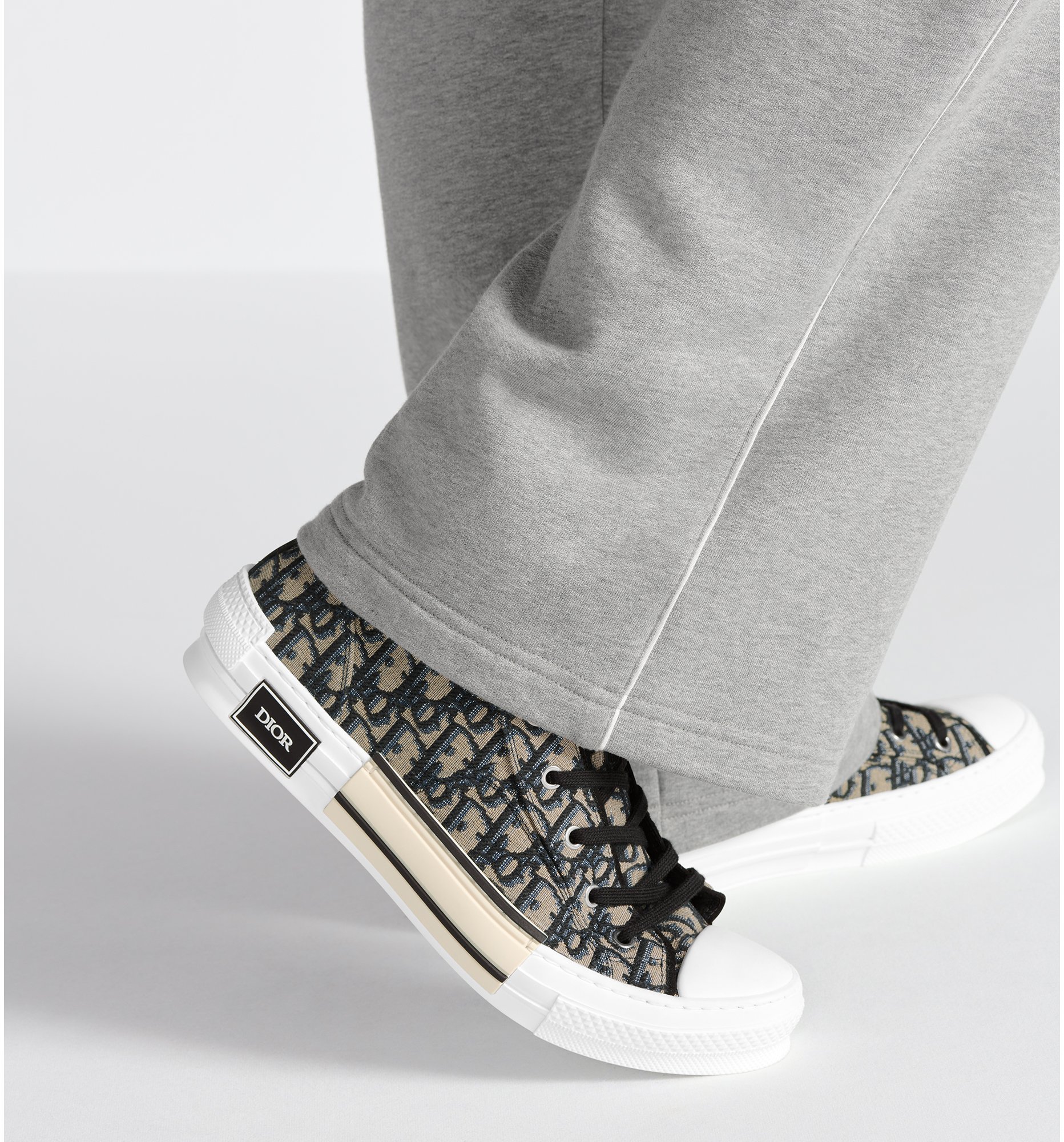 aria_look B23 League High-Top Sneaker