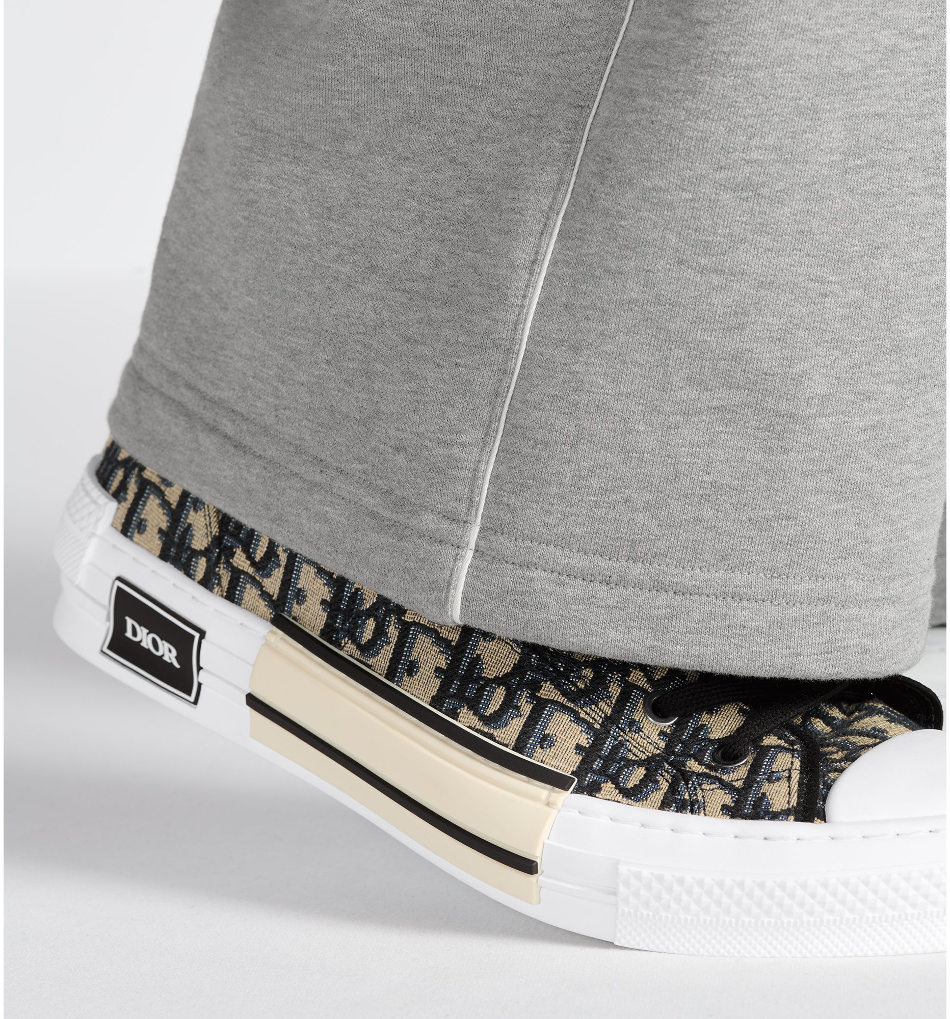 aria_look B23 League High-Top Sneaker