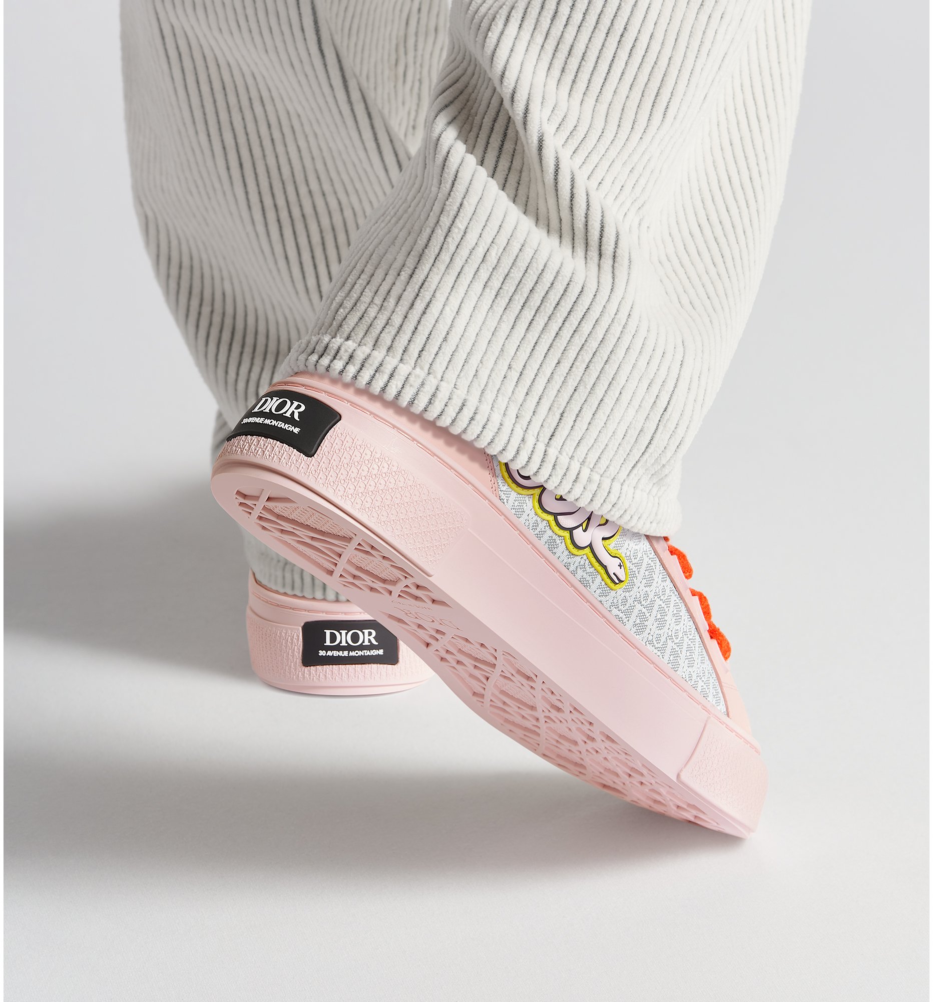 aria_look Sneaker B33 Spin DIOR AND KAWS – ÉDITION LIMITÉE ET NUMÉROTÉE