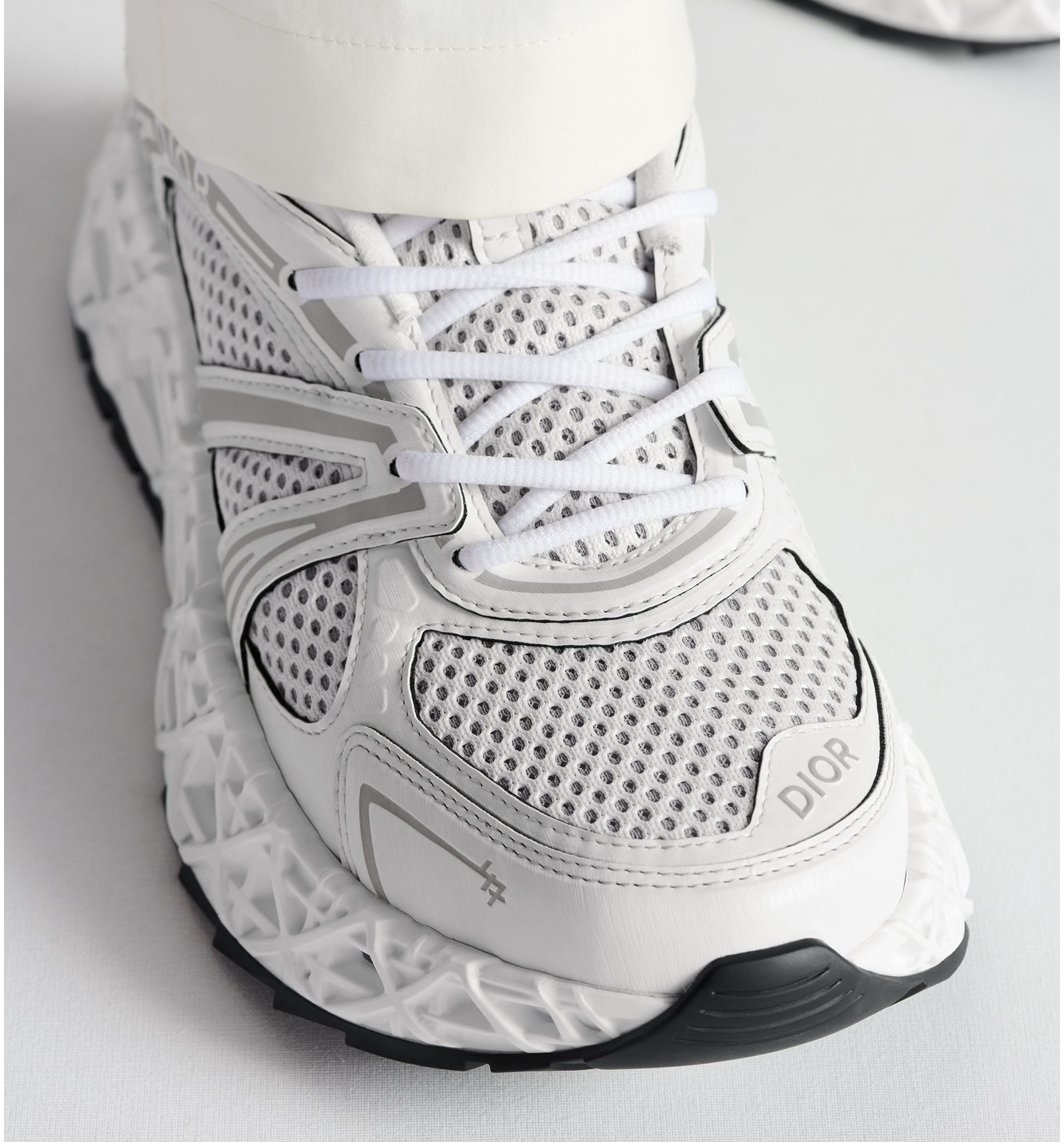 aria_look Sneaker B35 NXXT