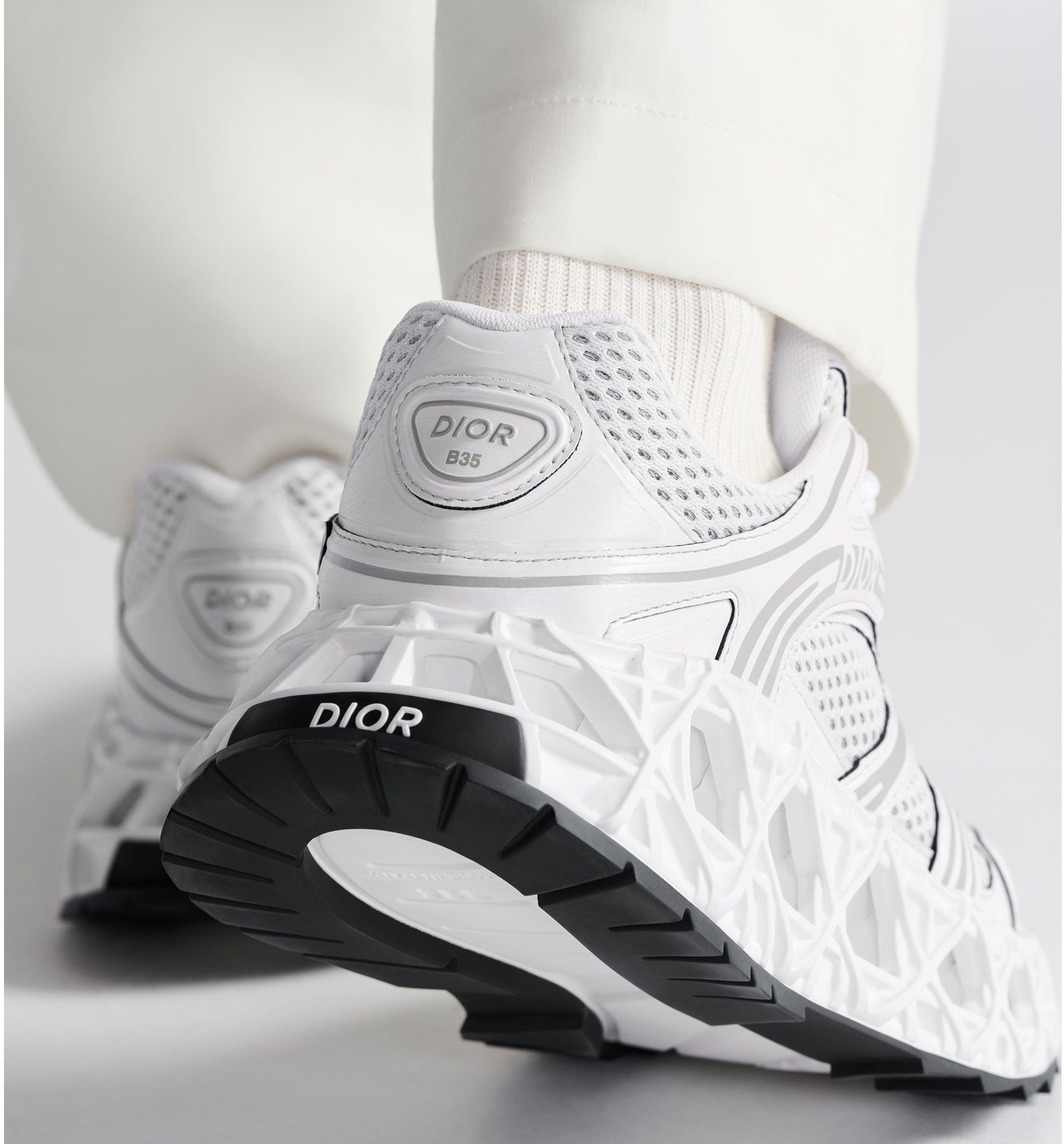 aria_look Sneaker B35 NXXT
