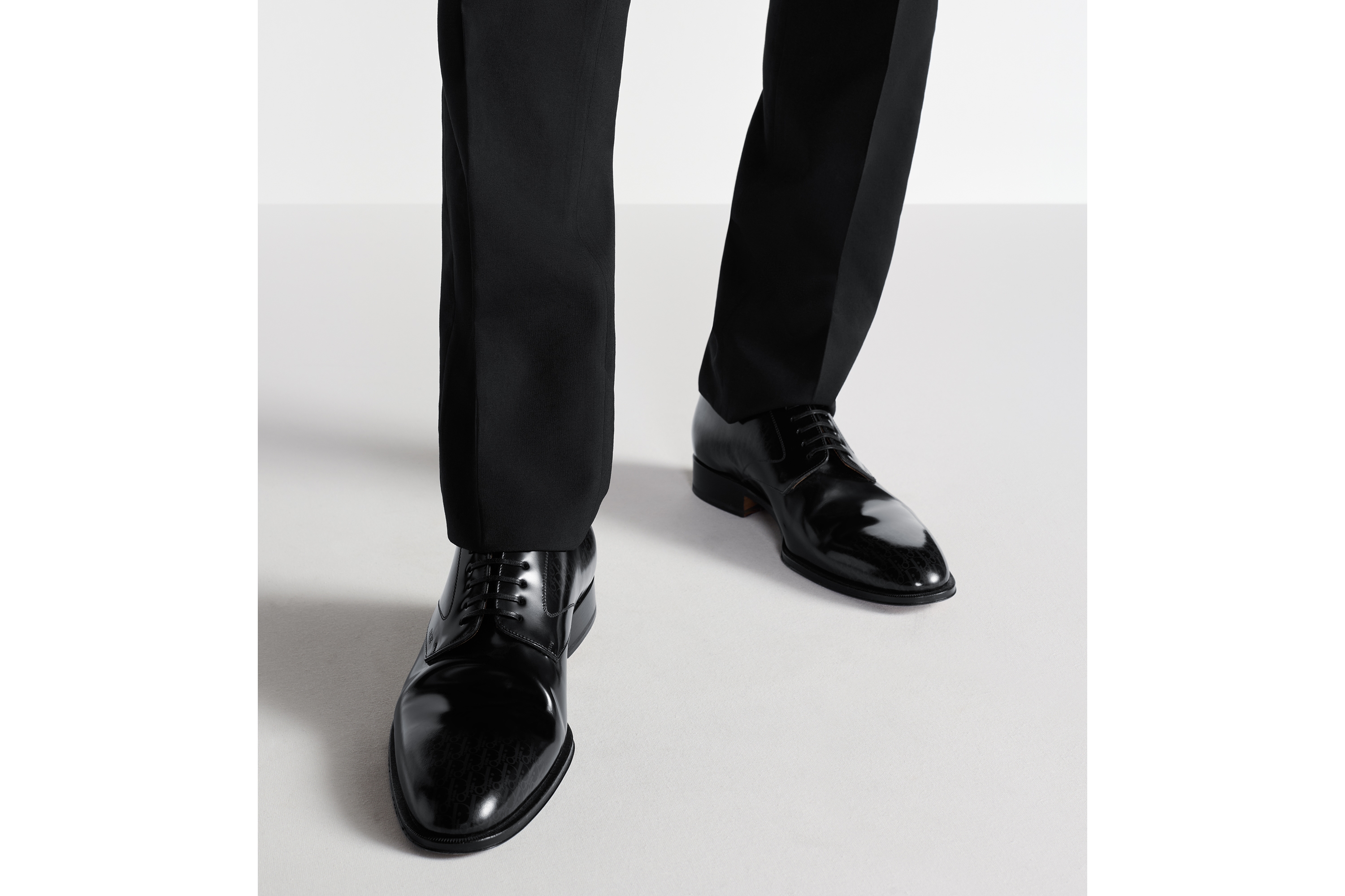 Look Dior Timeless Derby Shoe Black Calfskin with Gray and Black Dior Oblique Gradient Patina E23