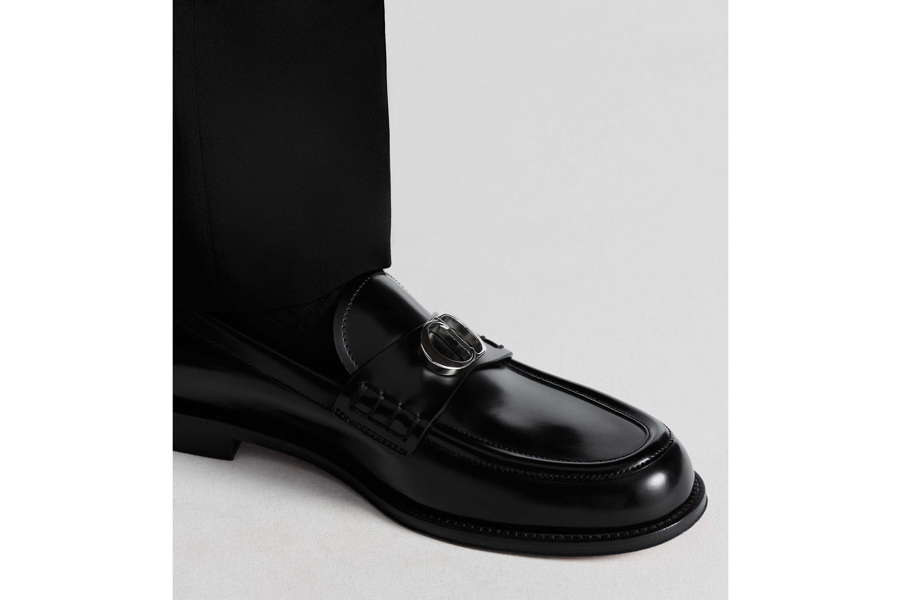 look_image_alt_prefix Loafer Dior Granville Couro de vitelo preto polido E25